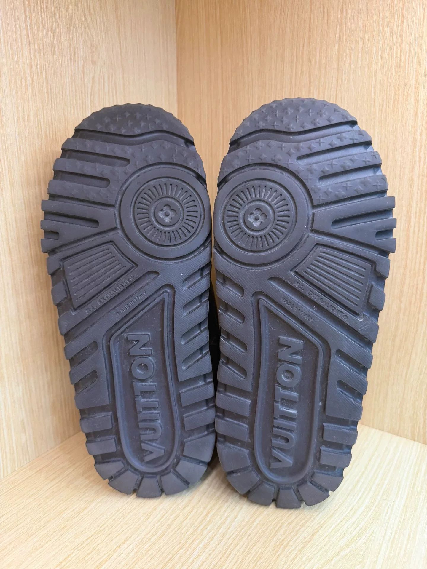 Louis Vuitton Louis Vuitton Classic Monogram Shoes Size US 6.5 / EU 39-40 - 7 Thumbnail
