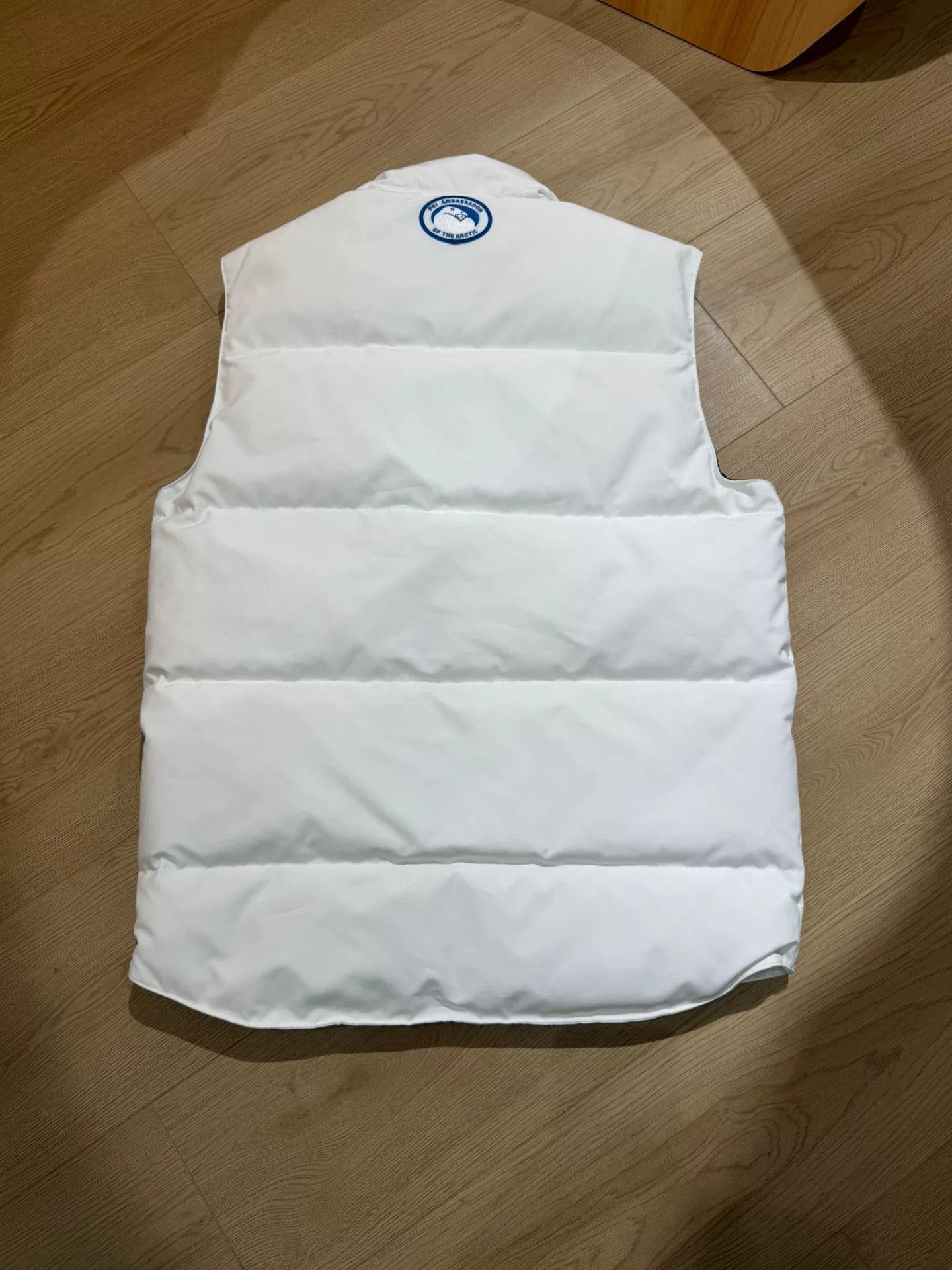 Canada Goose Canada Goose White Down Vest Size L Size US L / EU 52-54 / 3 - 2 Thumbnail