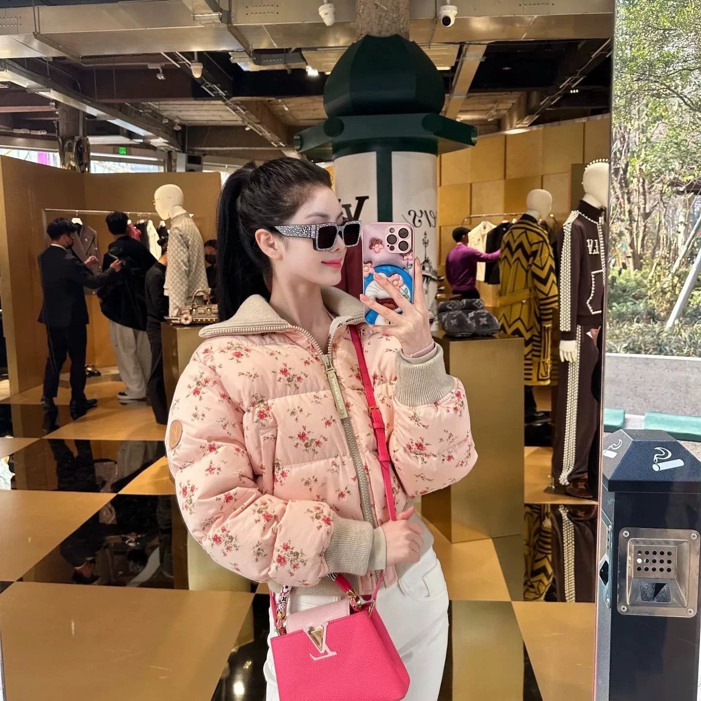 Louis Vuitton Louis Vuitton Floral Ribbed Cuff Short Down Jacket Size XXS / US 00 / IT 34 - 8 Thumbnail