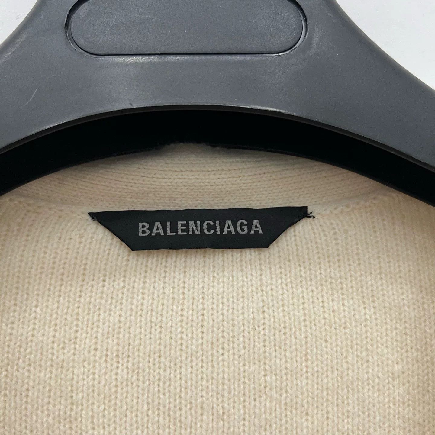 Balenciaga Balenciaga White Sleeve Badge Cardigan Size US L / EU 52-54 / 3 - 4 Thumbnail