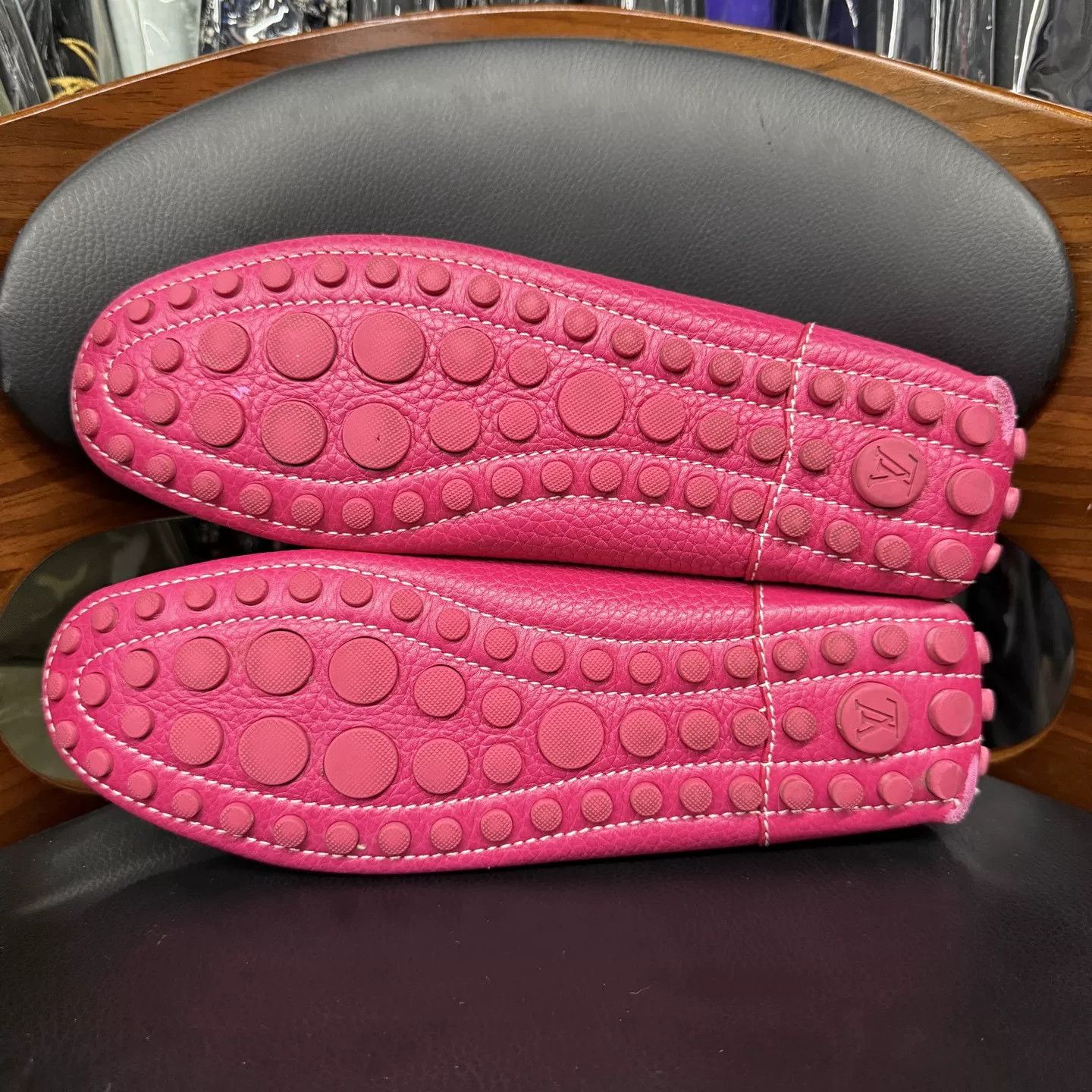 Louis Vuitton Louis Vuitton Pink Lock Loafers Size US 5.5 / IT 35.5 - 9 Thumbnail