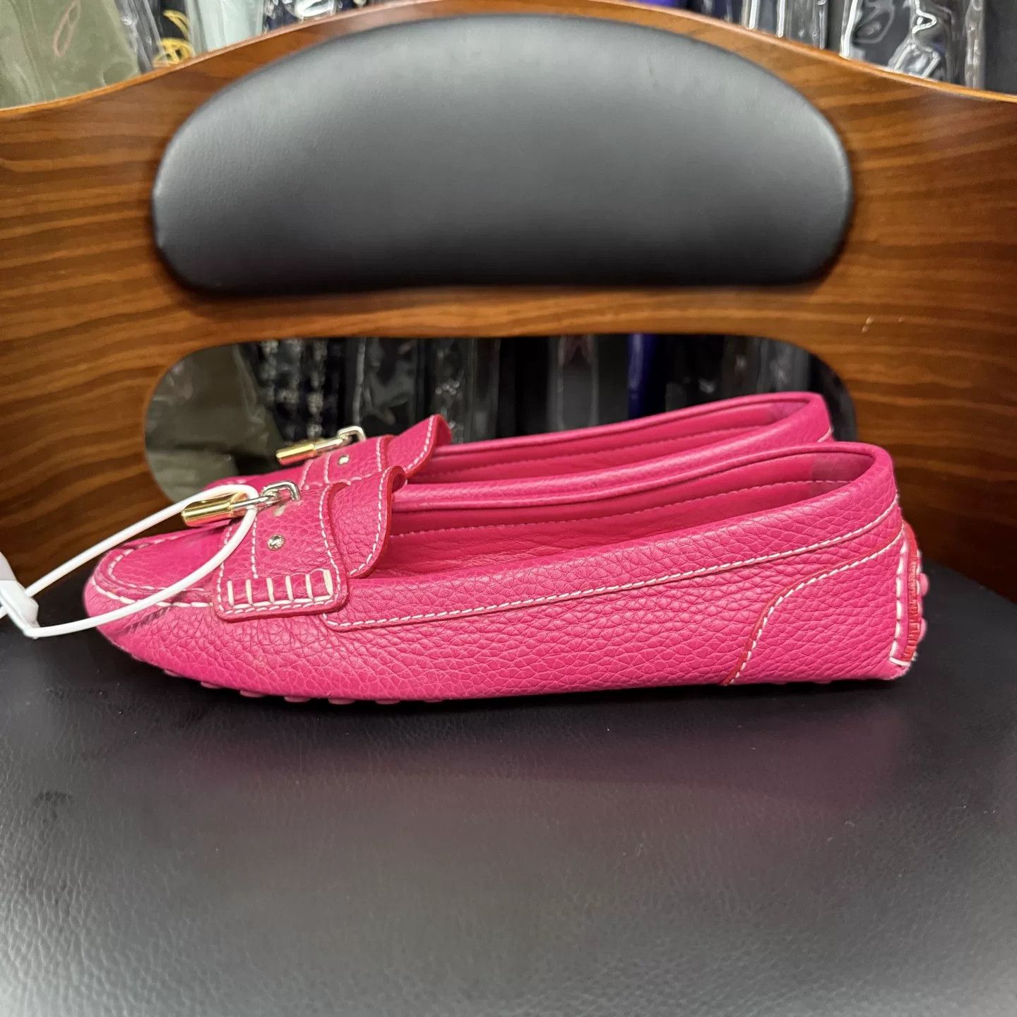 Louis Vuitton Louis Vuitton Pink Lock Loafers Size US 5.5 / IT 35.5 - 6 Thumbnail