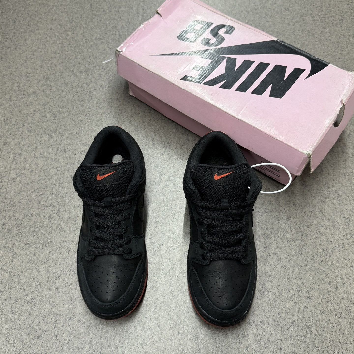 Nike SB Dunk SB Black Pigeon Size US 9.5 / EU 42-43 - 9 Thumbnail