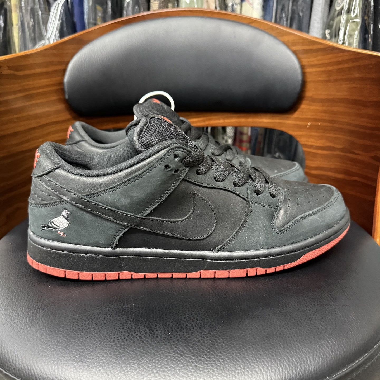 Nike SB Dunk SB Black Pigeon Size US 9.5 / EU 42-43 - 4 Thumbnail