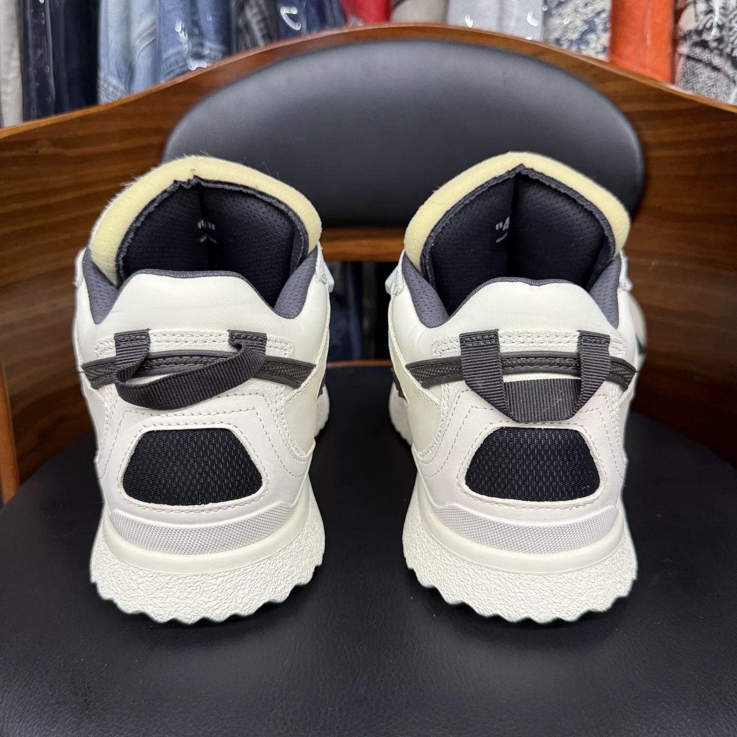 Off-White Off White OW Arrow Shoulder Size US 7 / EU 40 - 3 Thumbnail