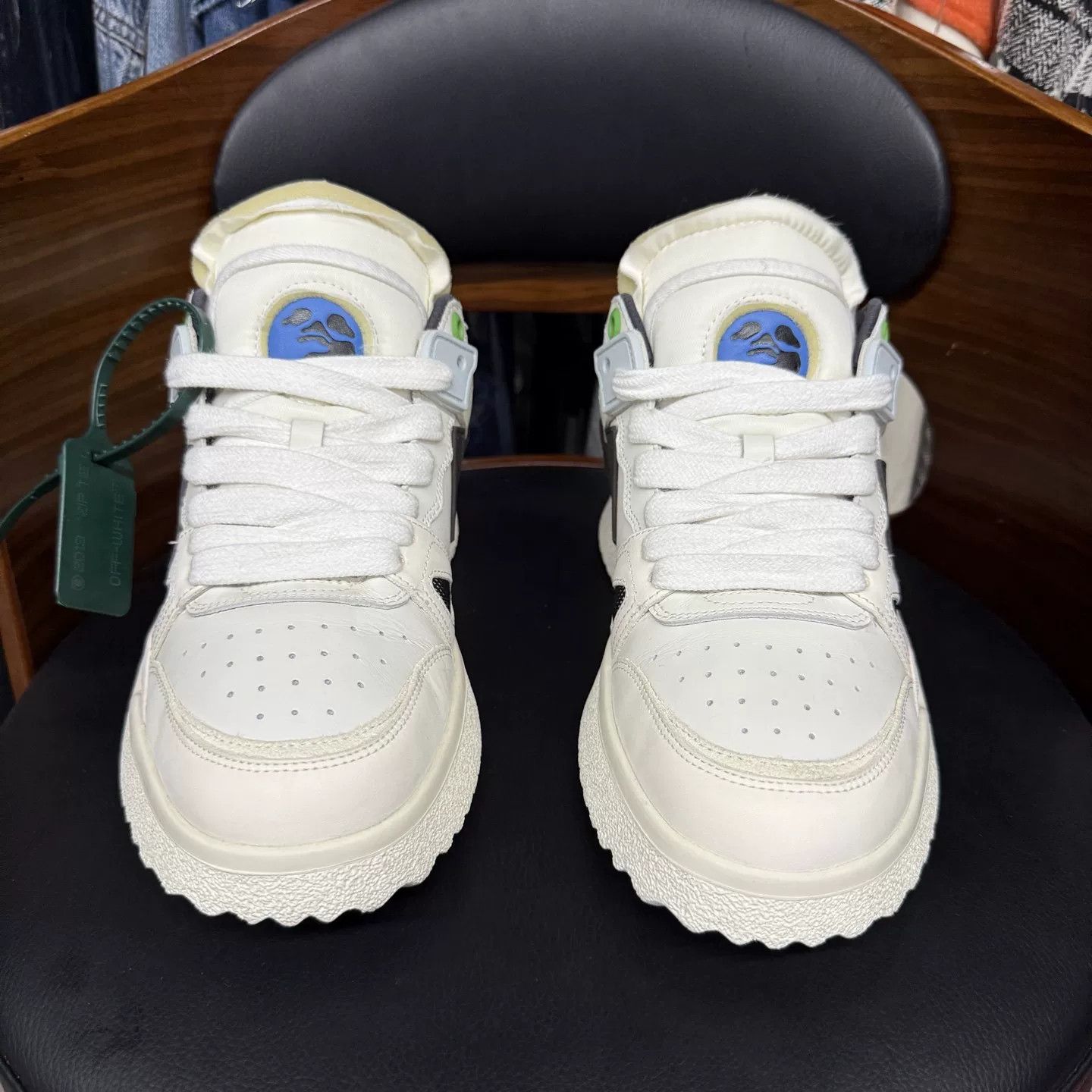 Off-White Off White OW Arrow Shoulder Size US 7 / EU 40 - 2 Thumbnail