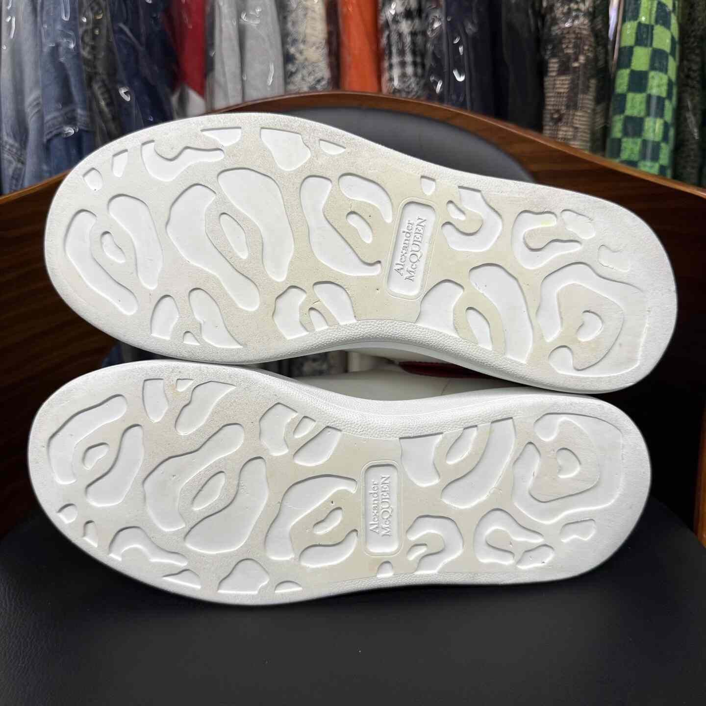Alexander McQueen McQueen White Red Diamond VIP Limited Size US 9 / IT 39 - 9 Thumbnail
