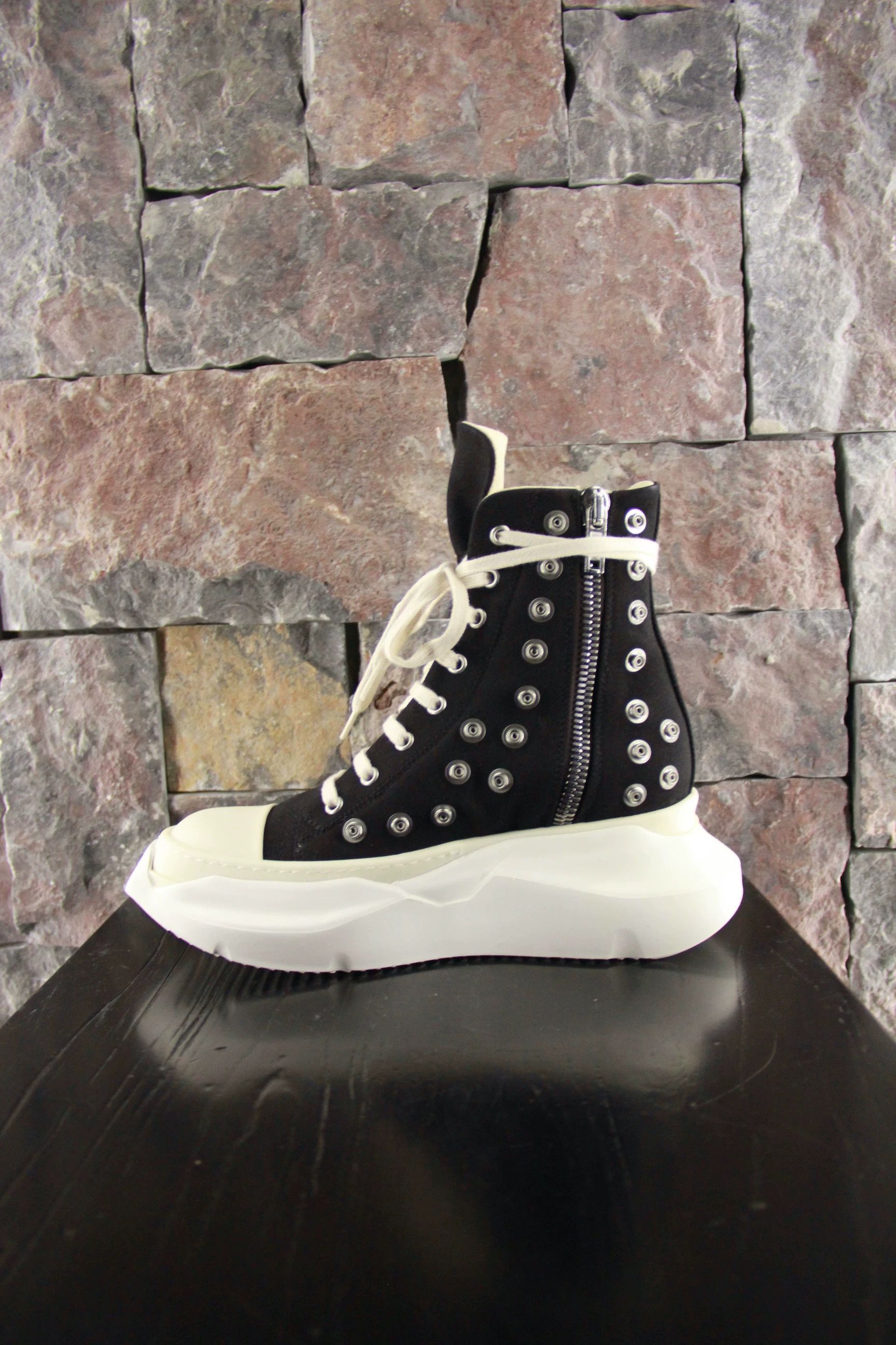 Rick Owens Rick Owens Gold Hitop Sneakers Women us_6 Size US 6 / IT 36 - 2 Thumbnail