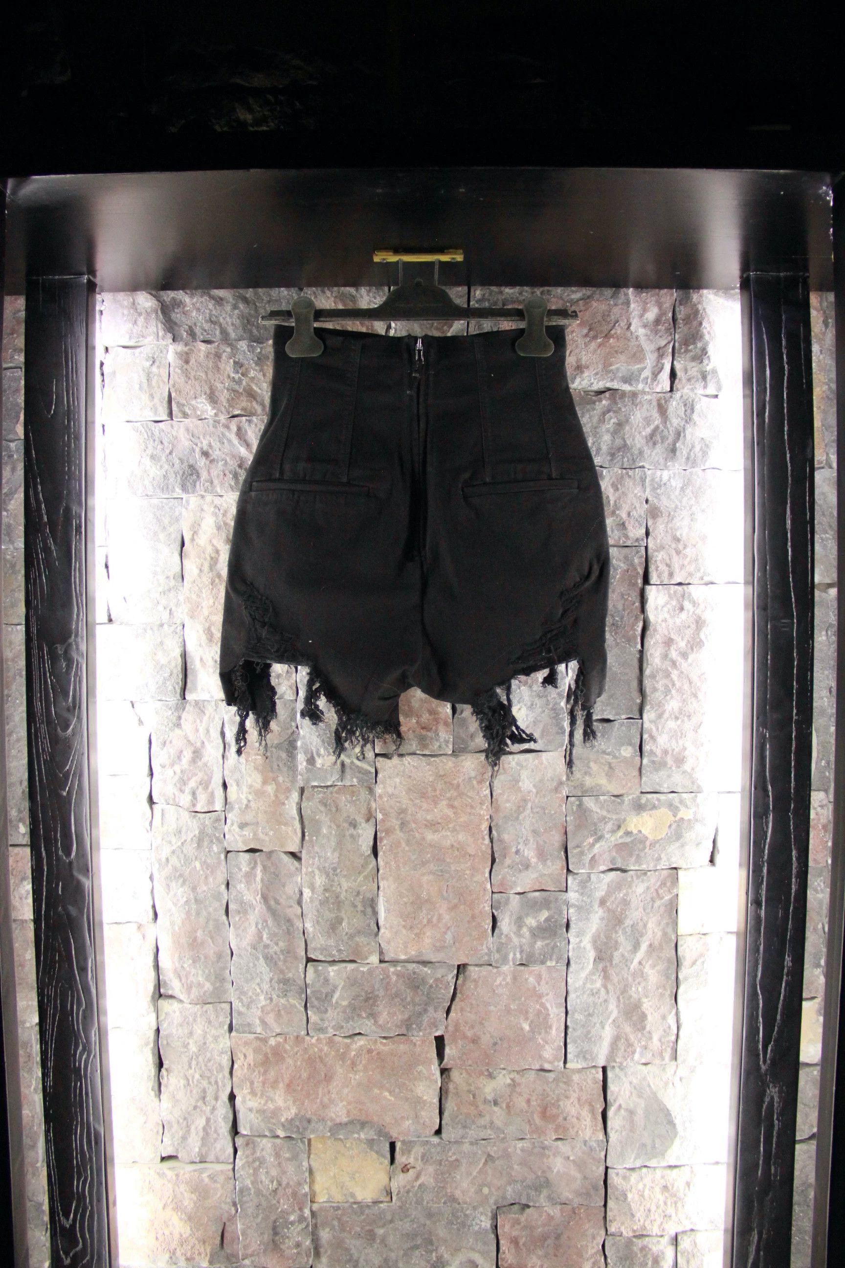 Rick Owens Rick Owens Black Shorts Women universal_30 Size 30" / US 8 / IT 44 - 2 Thumbnail