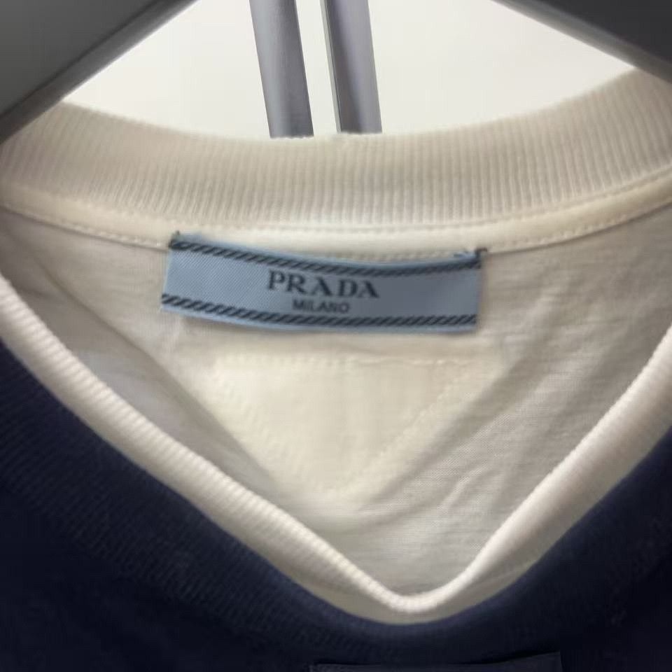 Prada Prada Logo Patch T-Shirt Size S Size S / US 4 / IT 40 - 3 Thumbnail