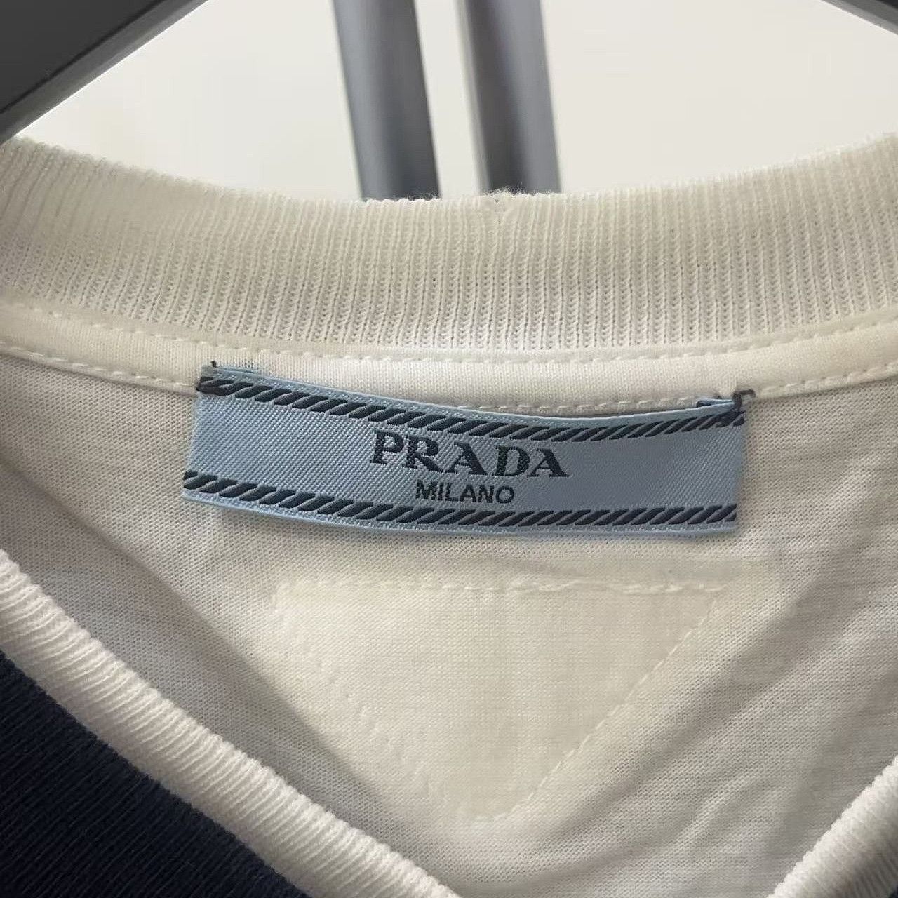 Prada Prada Logo Patch T-Shirt Size S Size S / US 4 / IT 40 - 6 Thumbnail