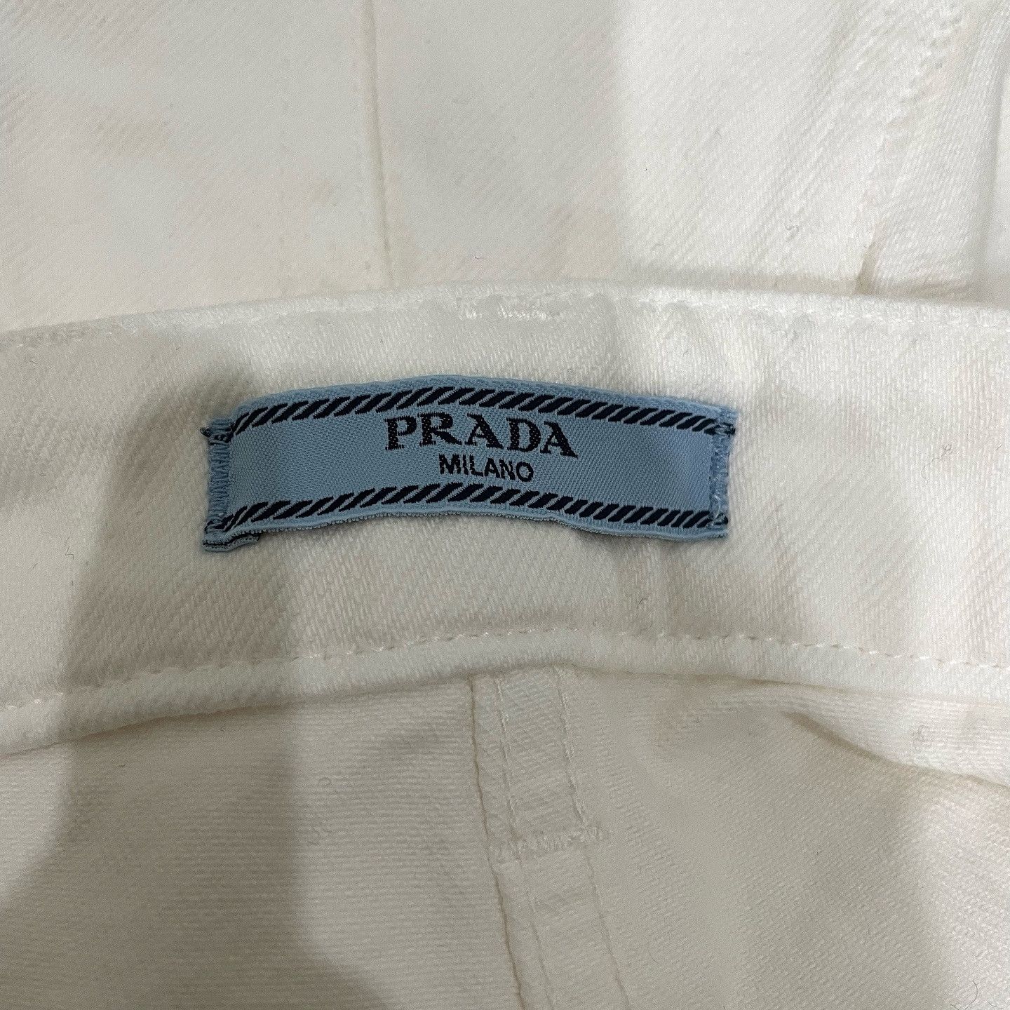 Prada Prada Logo Patch White Jeans Size 25 Size 25" / US 0 / IT 36 - 3 Thumbnail