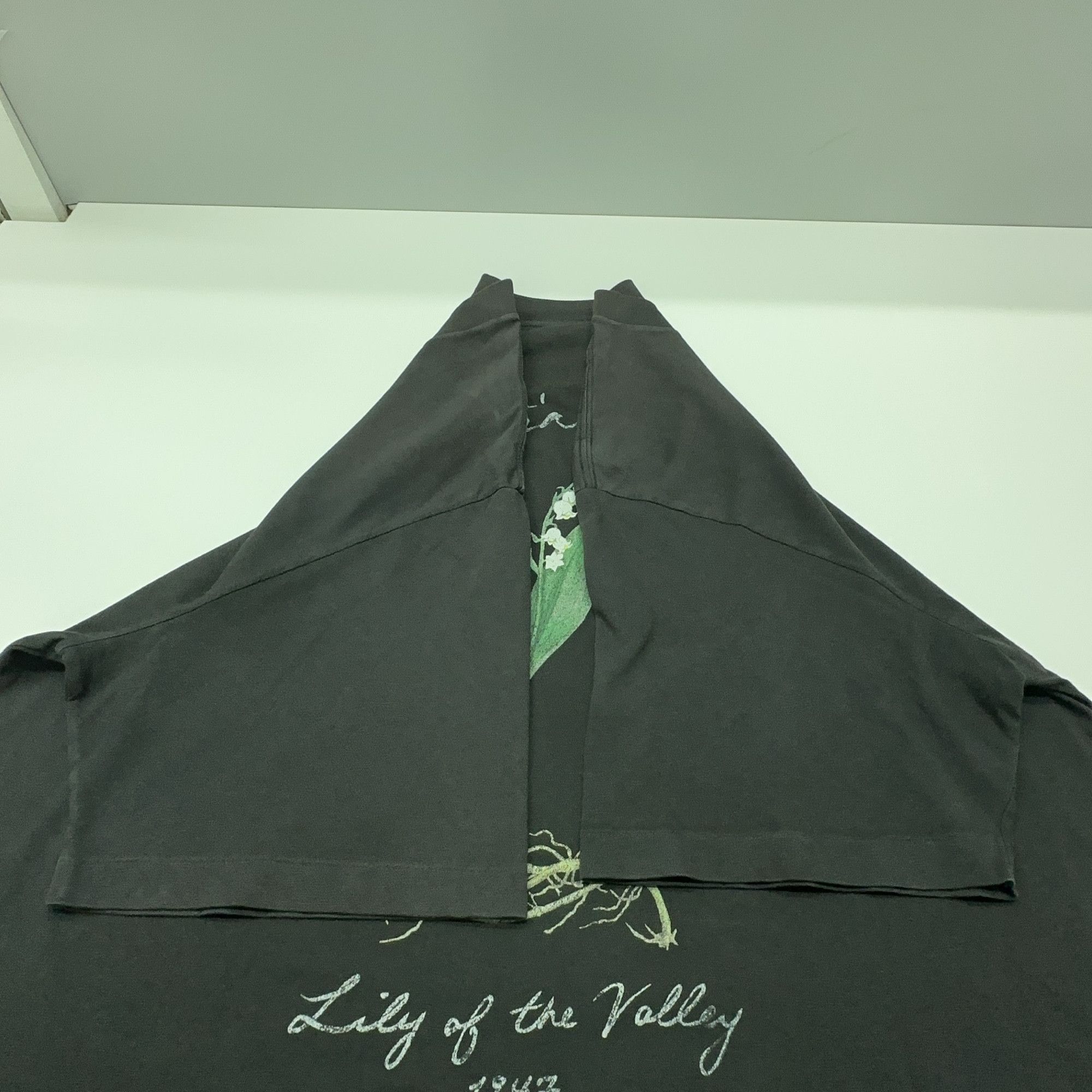 Dior Dior Lily of the Valley T-Shirt L Size US L / EU 52-54 / 3 - 12 Thumbnail
