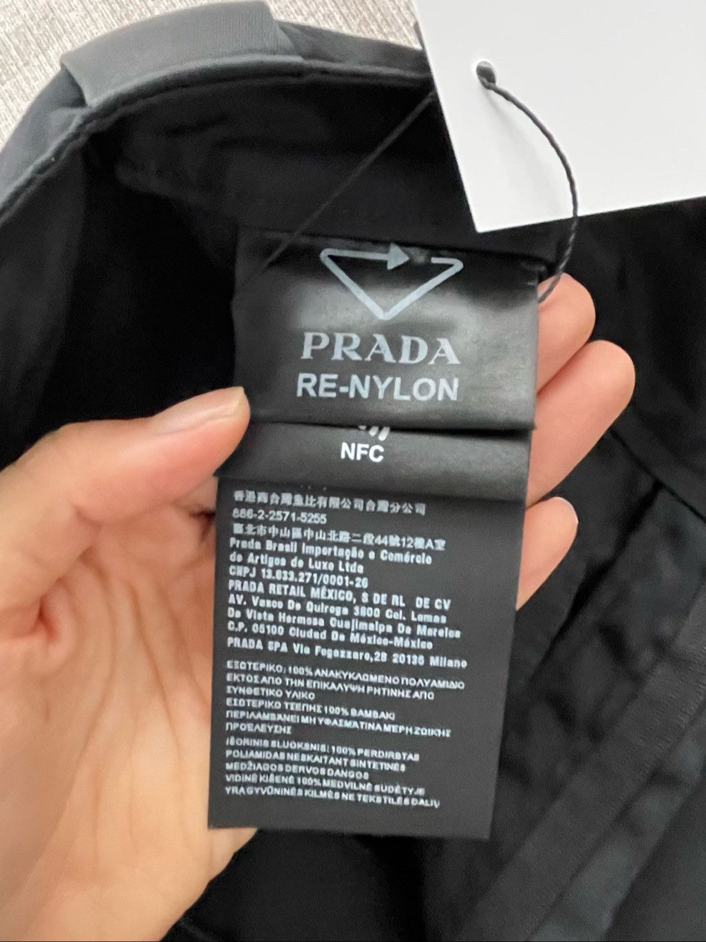 Prada Prada Re-Nylon Shorts Size 30 Size US 30 / EU 46 - 4 Thumbnail