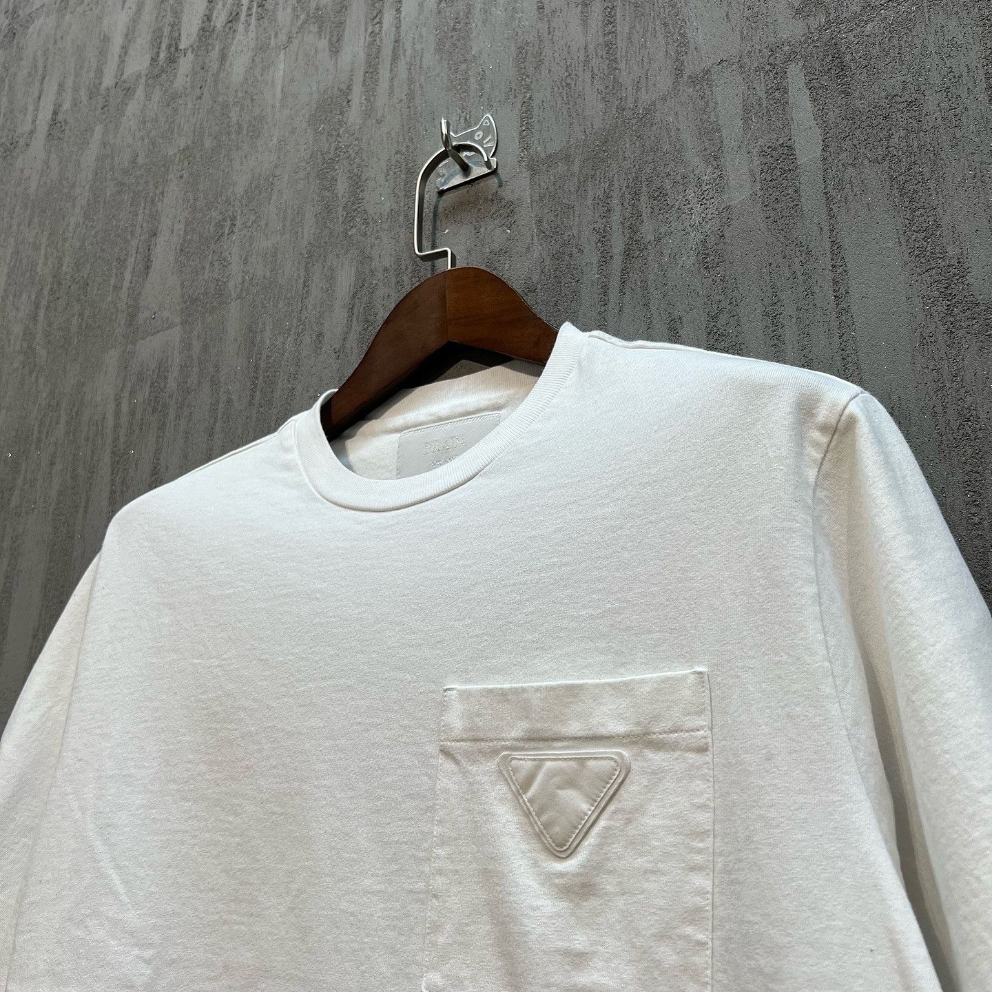 Prada Prada Triangle Logo Pocket T-Shirt Size S Size US S / EU 44-46 / 1 - 6 Thumbnail