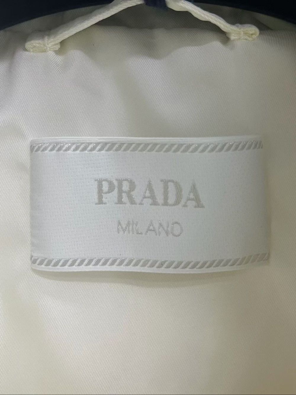 Prada Prada White Down Jacket Size M Size M / US 6-8 / IT 42-44 - 3 Thumbnail
