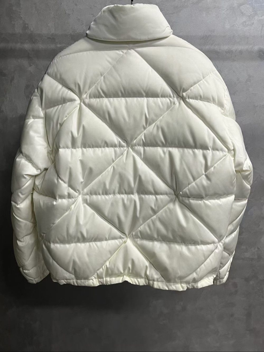 Prada Prada White Down Jacket Size M Size M / US 6-8 / IT 42-44 - 2 Thumbnail