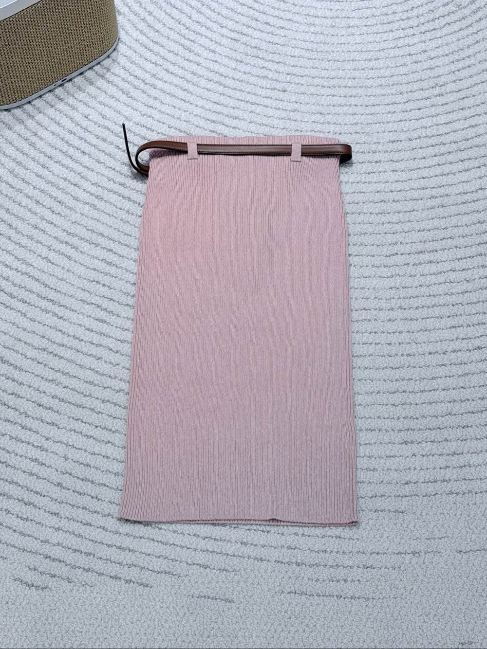 Prada Prada Ribbed Knit Midi Skirt Size 36 Size 25" / US 0 / IT 36 - 2 Thumbnail