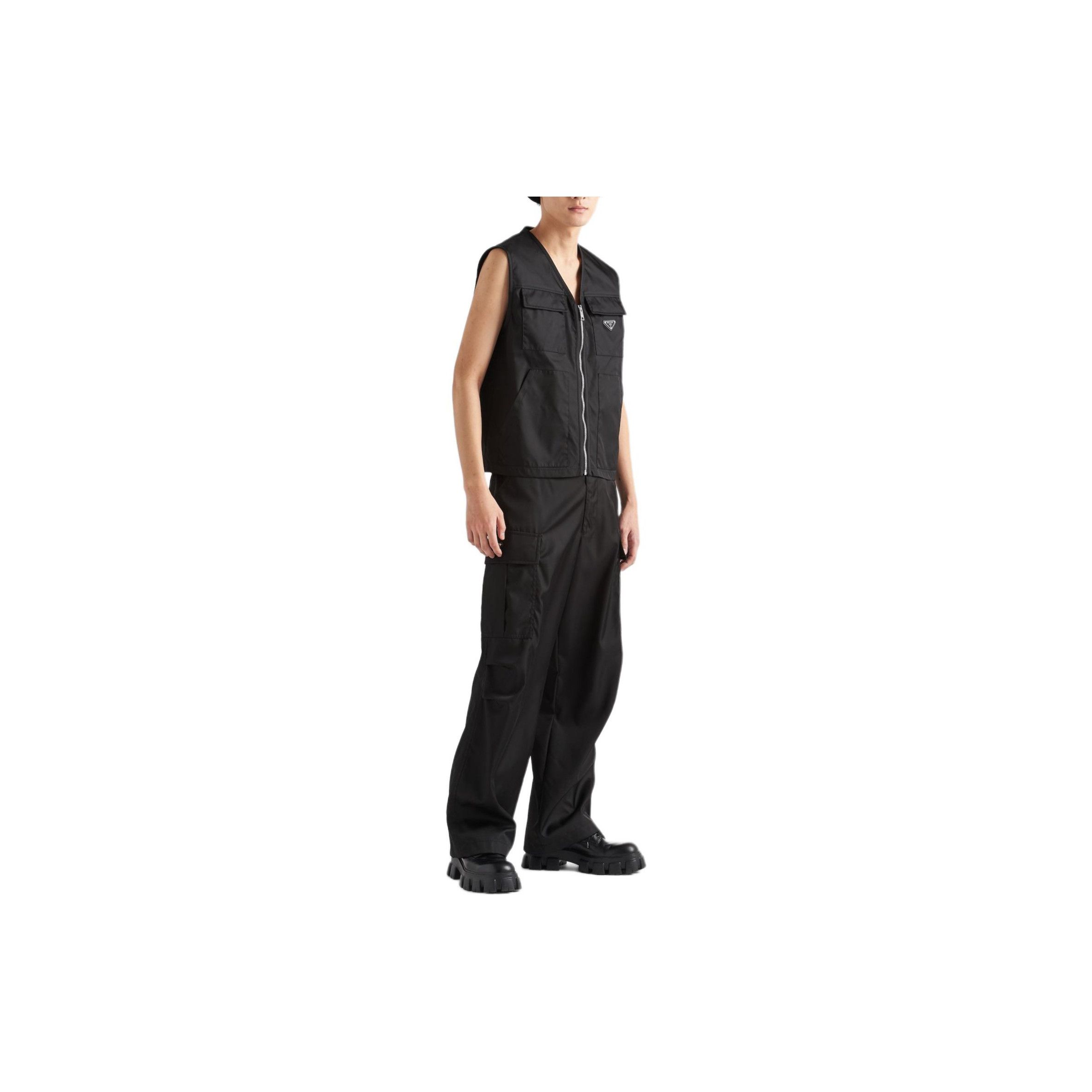 Prada Prada Re-Nylon Logo Plaque Vest Size L Size US L / EU 52-54 / 3 - 11 Thumbnail
