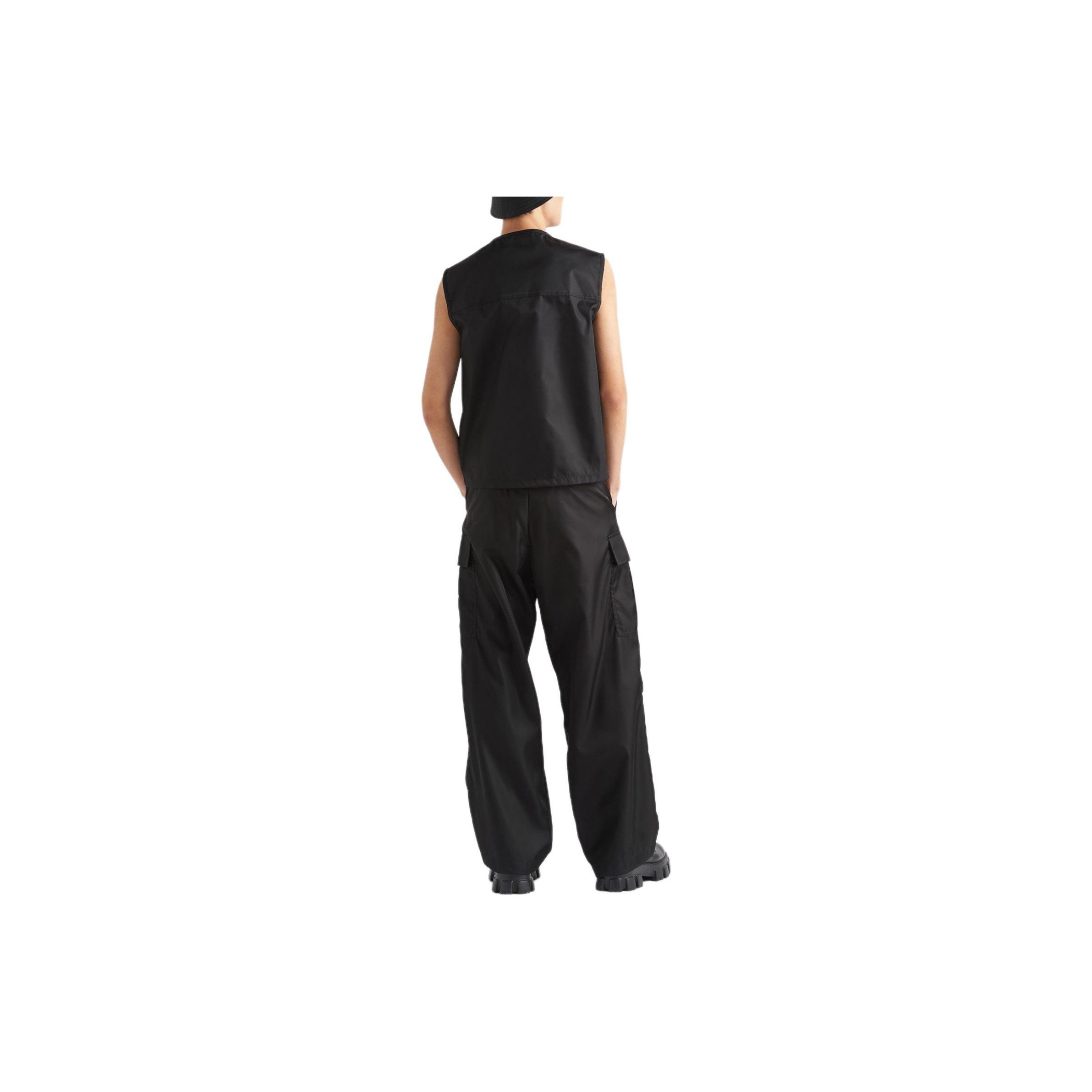 Prada Prada Re-Nylon Logo Plaque Vest Size L Size US L / EU 52-54 / 3 - 10 Thumbnail