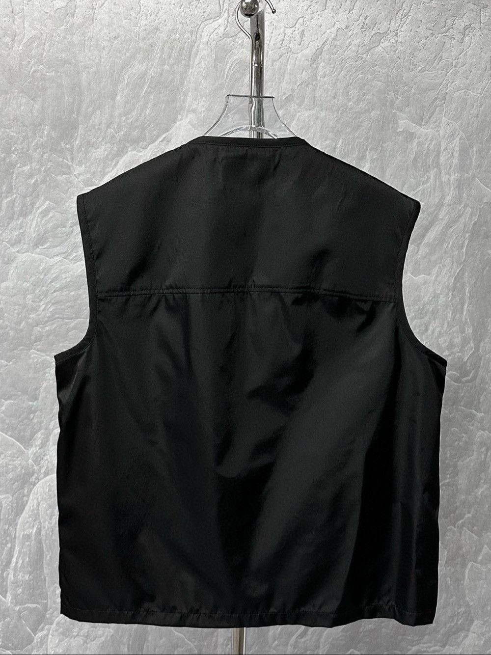 Prada Prada Re-Nylon Logo Plaque Vest Size L Size US L / EU 52-54 / 3 - 2 Thumbnail