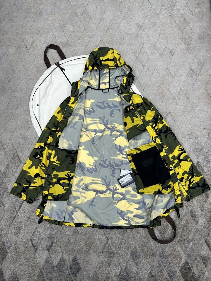 Prada Prada Camo Hooded Jacket Size M Size US M / EU 48-50 / 2 - 7 Thumbnail