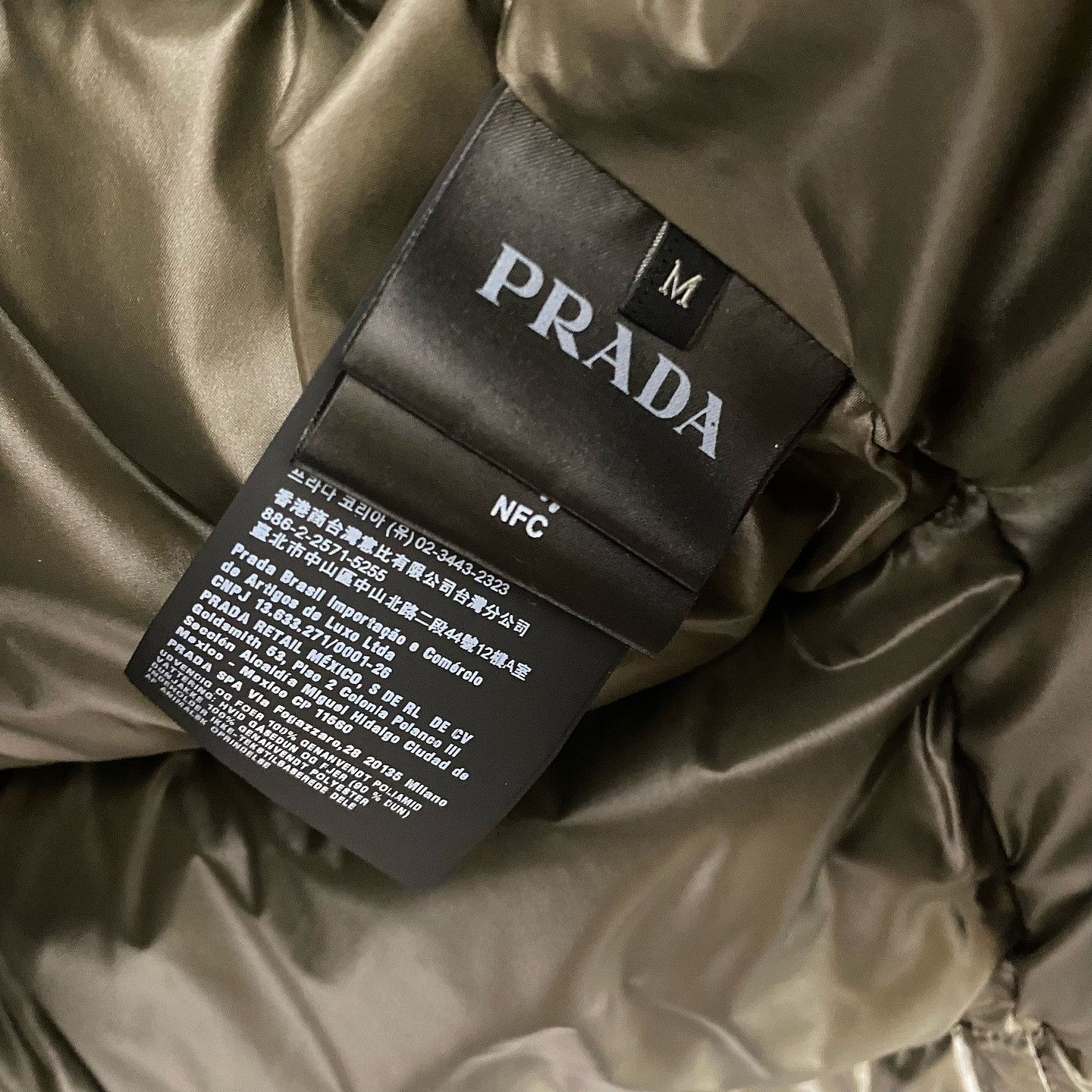 Prada Prada Logo Plaque Puffer Jacket Size M Size US M / EU 48-50 / 2 - 4 Thumbnail