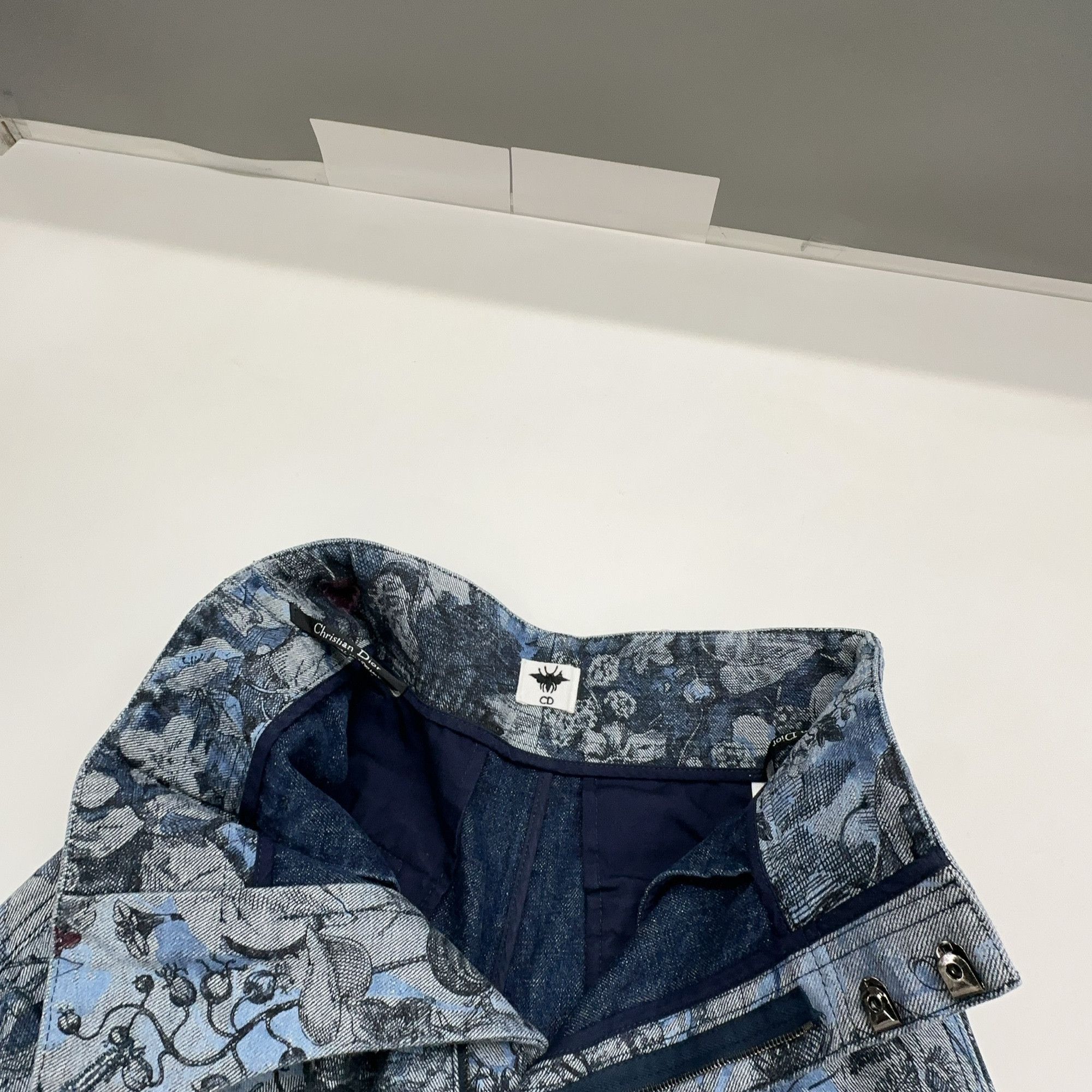 Dior Dior Floral Denim Shorts Size 38 Size 27" / US 4 / IT 40 - 6 Thumbnail