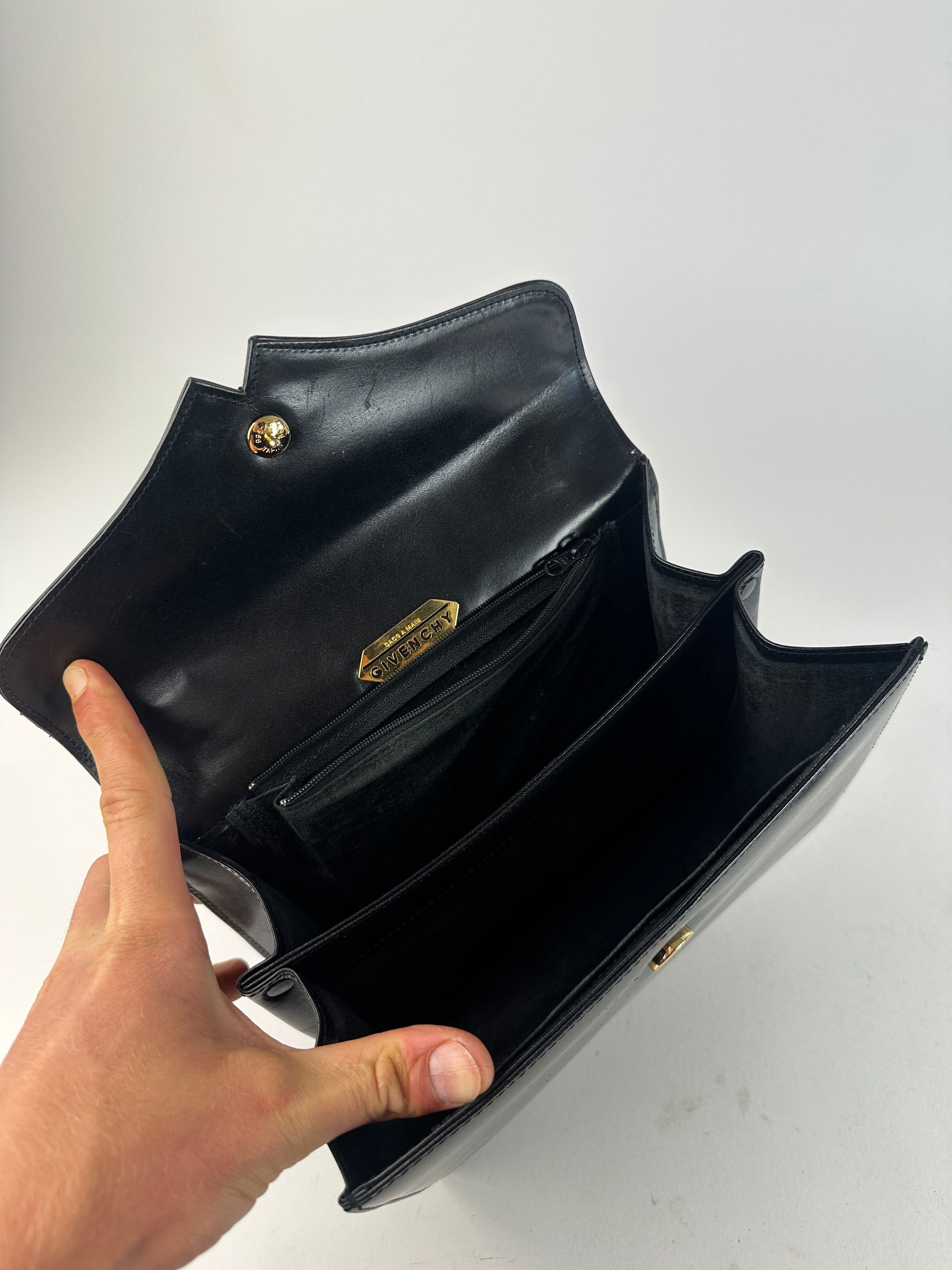Givenchy Vintage Smooth Handbag Black Flap Size ONE SIZE - 3 Thumbnail