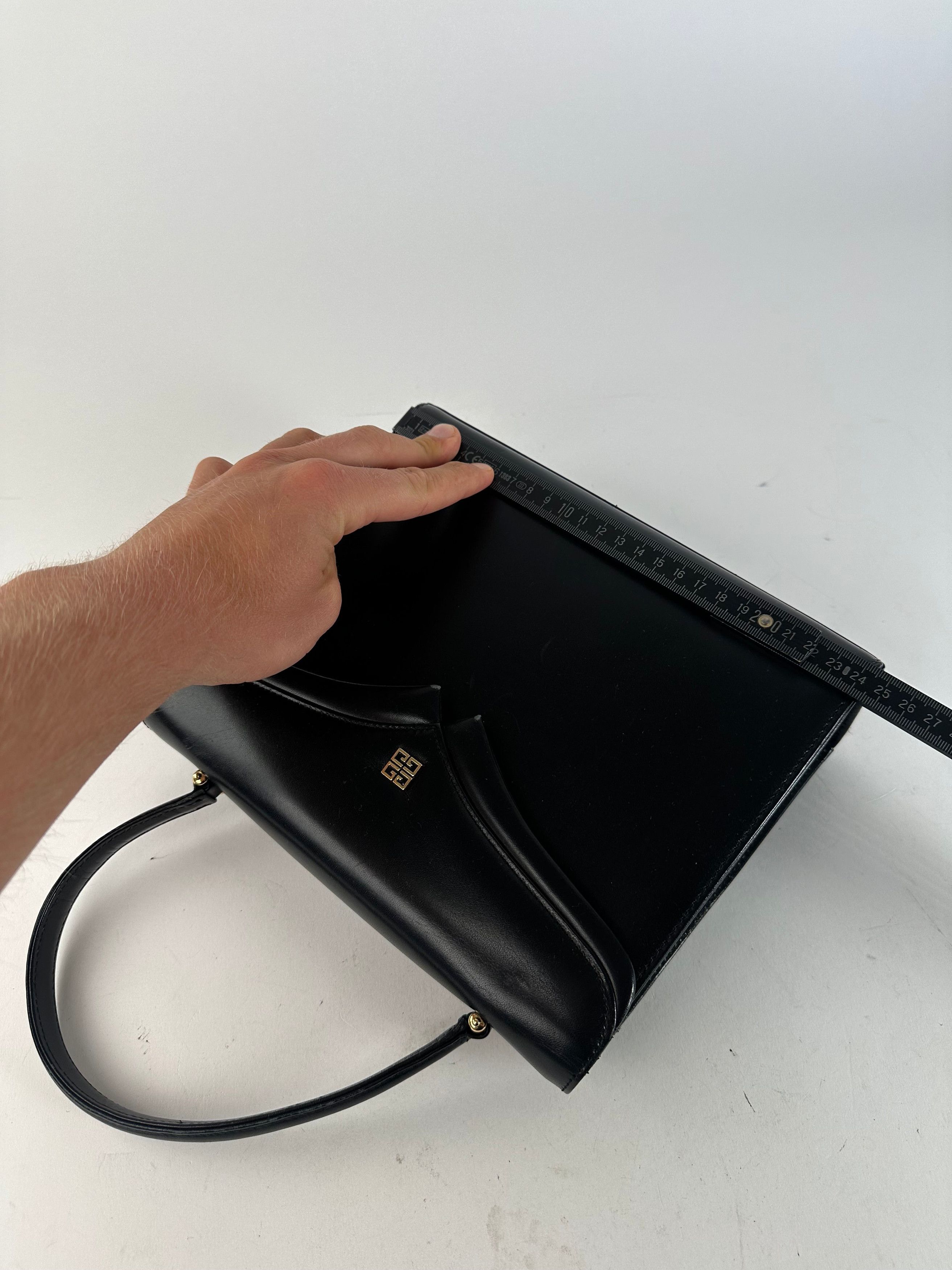 Givenchy Vintage Smooth Handbag Black Flap Size ONE SIZE - 8 Thumbnail