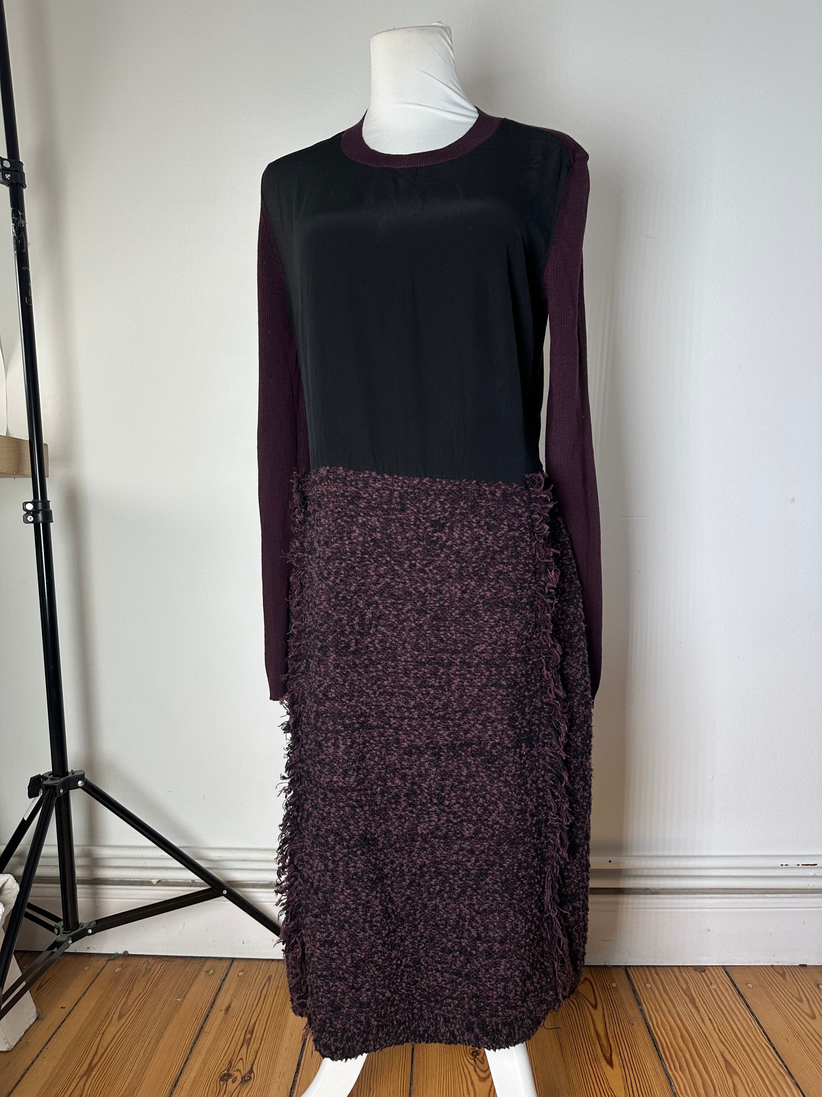 Salvatore Ferragamo Vintage Ferragamo Wool Dress Black Size L / US 10 / IT 46 - 10 Thumbnail