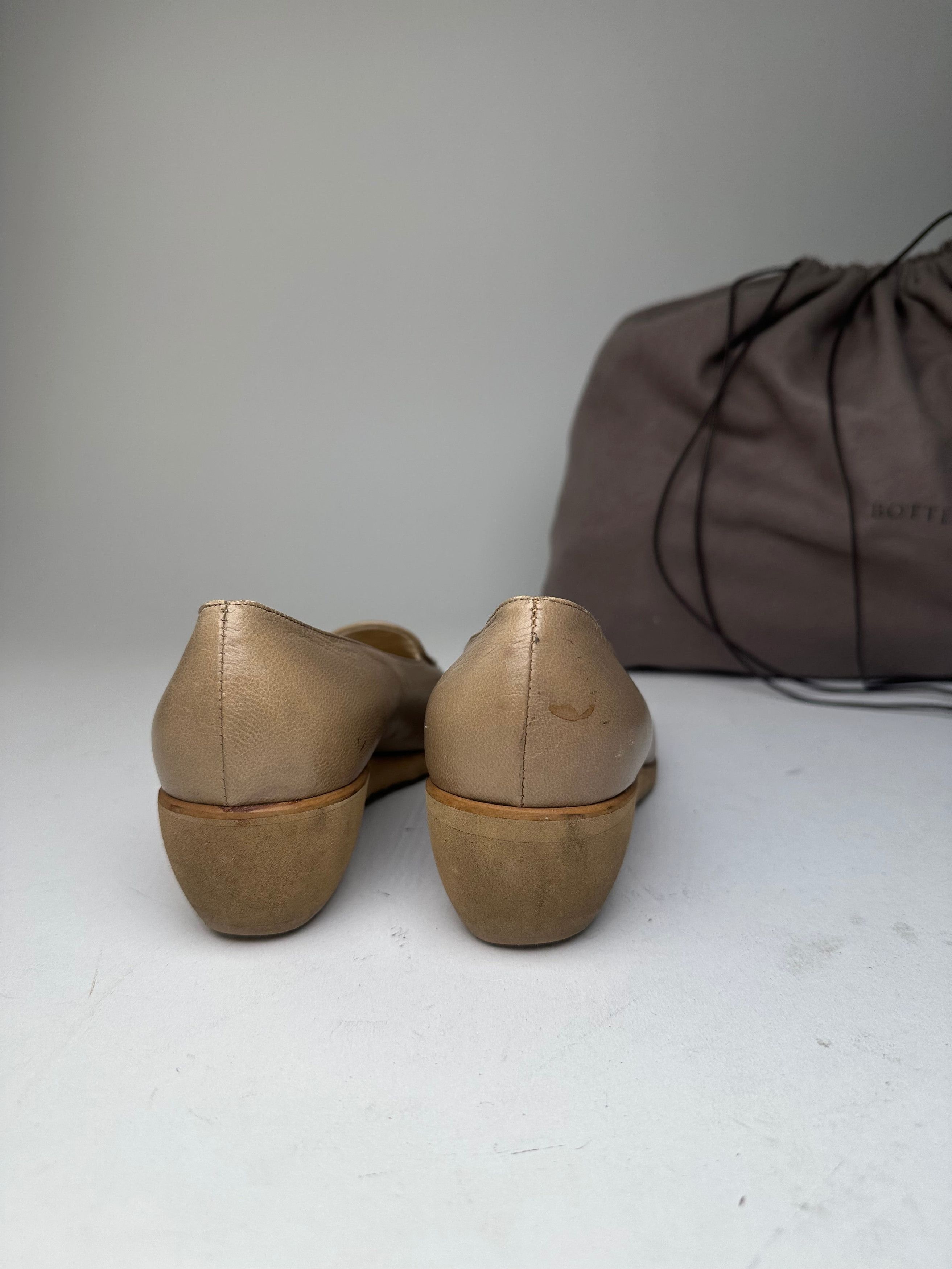 Bottega Veneta Vintage Leather Loafers Beige EU36.5 Woven Size US 5.5 / IT 35.5 - 9 Thumbnail