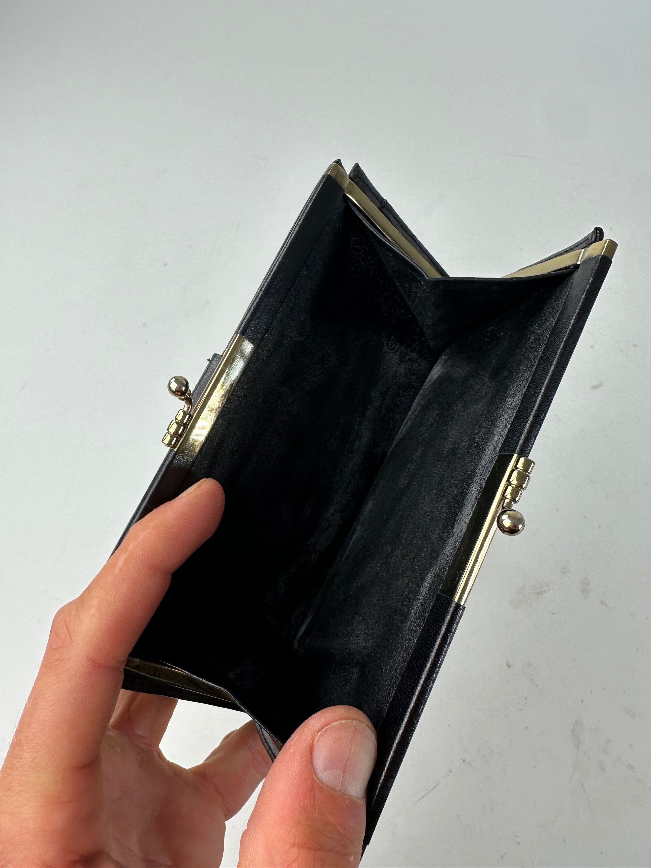 Dior Vintage Leather Wallet Black Size ONE SIZE - 8 Thumbnail