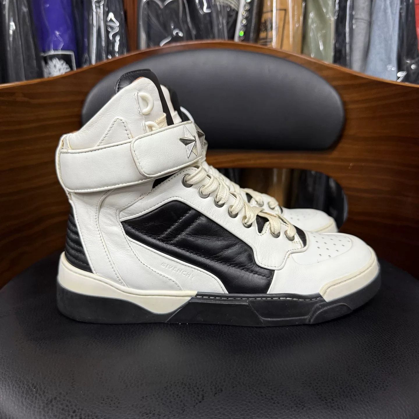 Givenchy Givenchy Star Rivet High-Top Sneakers Size US 4 / IT 34 - 4 Thumbnail