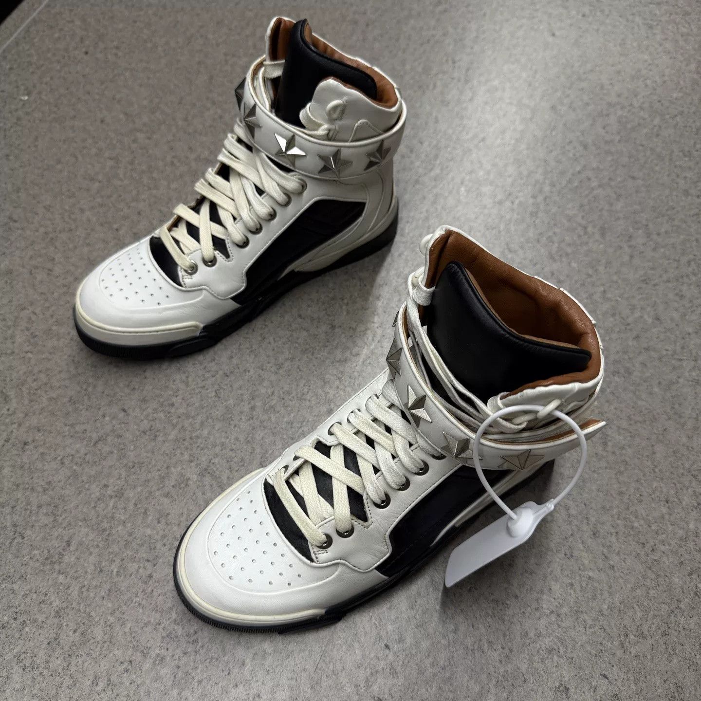 Givenchy Givenchy Star Rivet High-Top Sneakers Size US 4 / IT 34 - 5 Thumbnail
