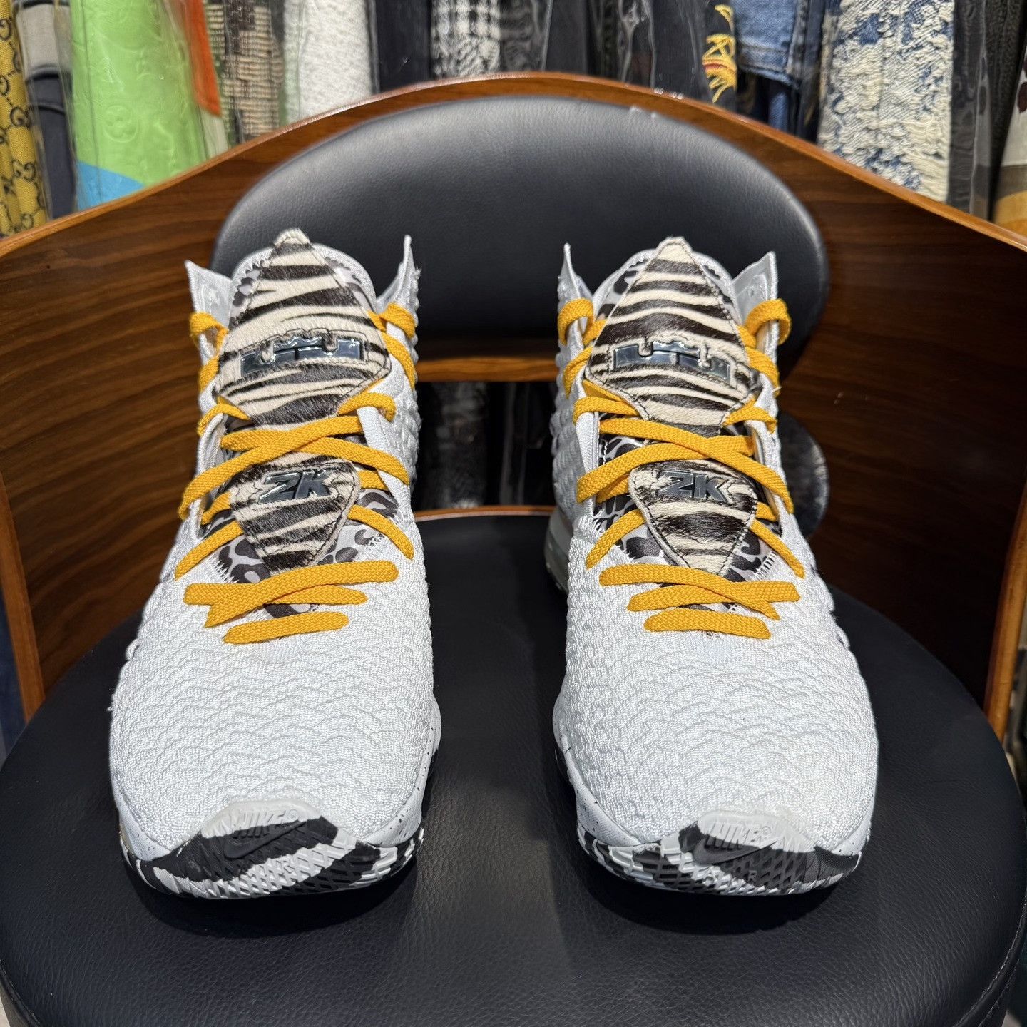 Nike Lebron 17 2K NBA 2K20 White Purple Size US 10 / EU 43 - 2 Thumbnail