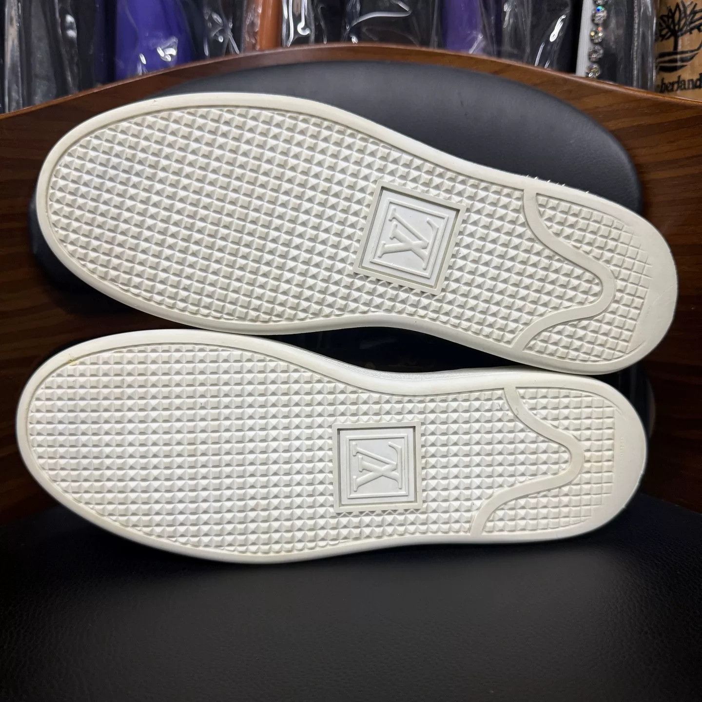 Louis Vuitton LV Frontrow Monogram Leather Sneakers Size US 5.5 / IT 35.5 - 8 Thumbnail