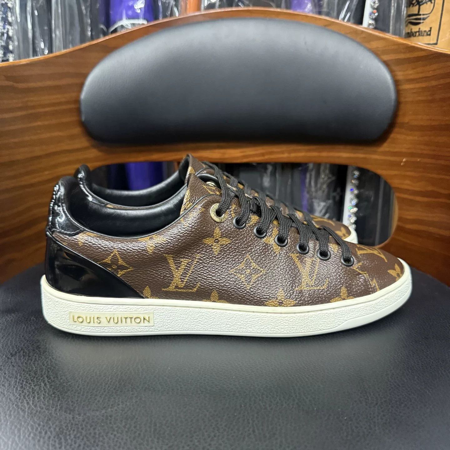 Louis Vuitton LV Frontrow Monogram Leather Sneakers Size US 5.5 / IT 35.5 - 4 Thumbnail