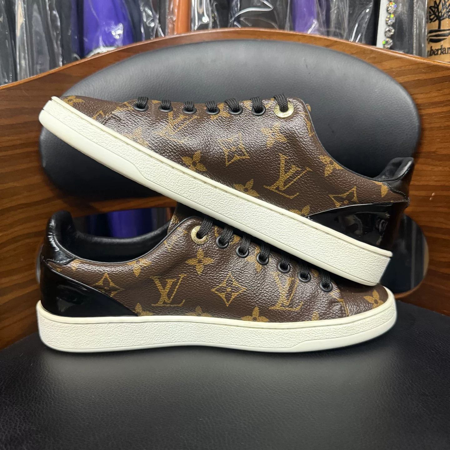 Louis Vuitton LV Frontrow Monogram Leather Sneakers Size US 5.5 / IT 35.5 - 7 Thumbnail