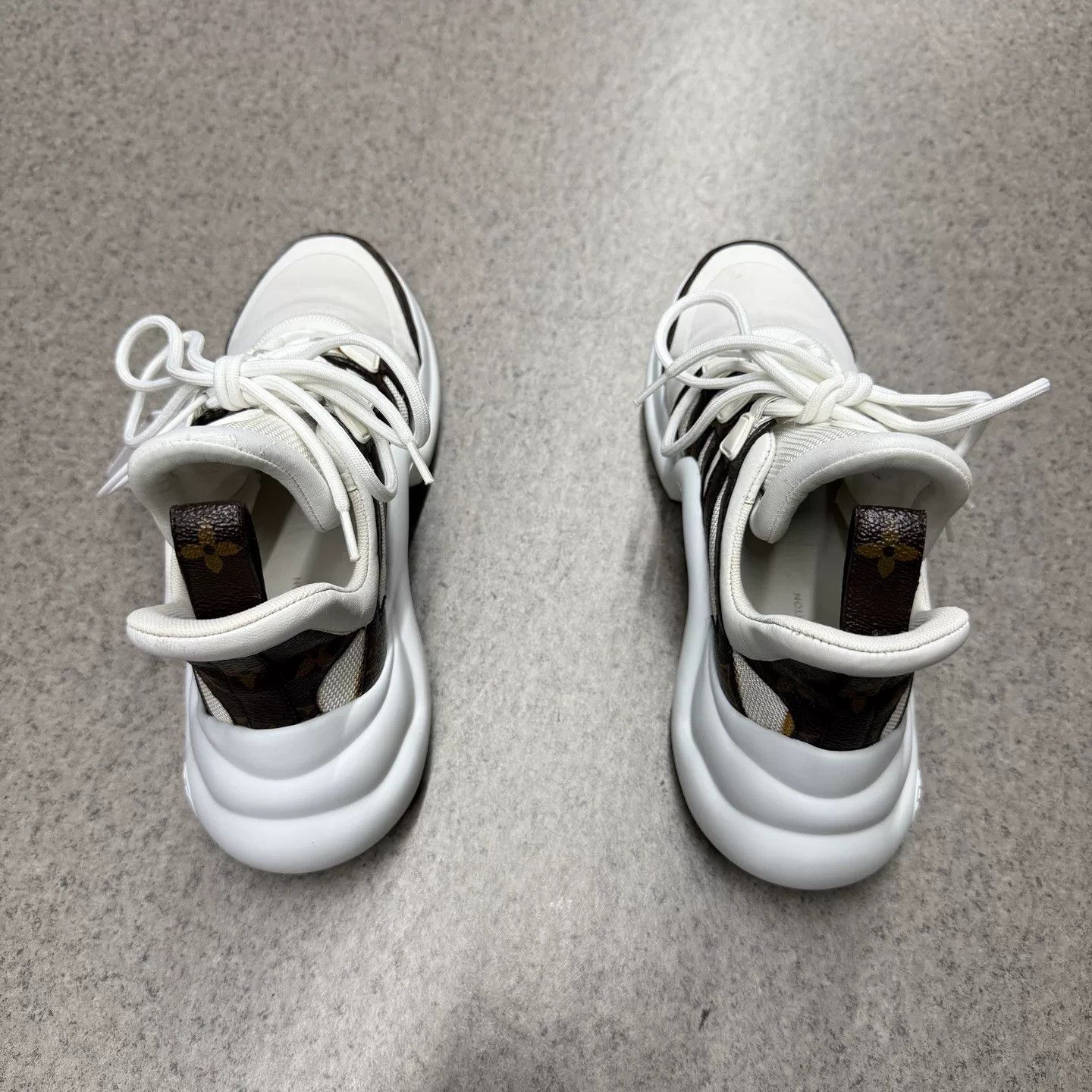 Louis Vuitton Louis Vuitton Archlight Monogram White Brown Size US 6 / IT 36 - 8 Thumbnail