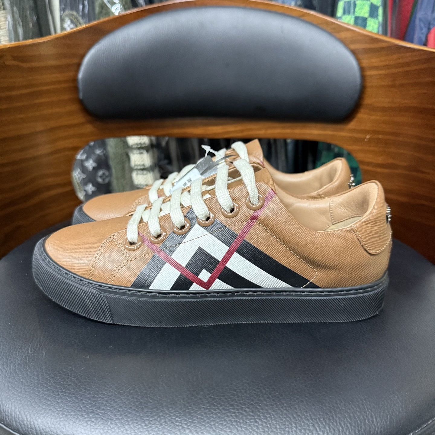 Burberry Burberry Classic Check Brown Sneakers Size US 4 / IT 34 - 6 Thumbnail
