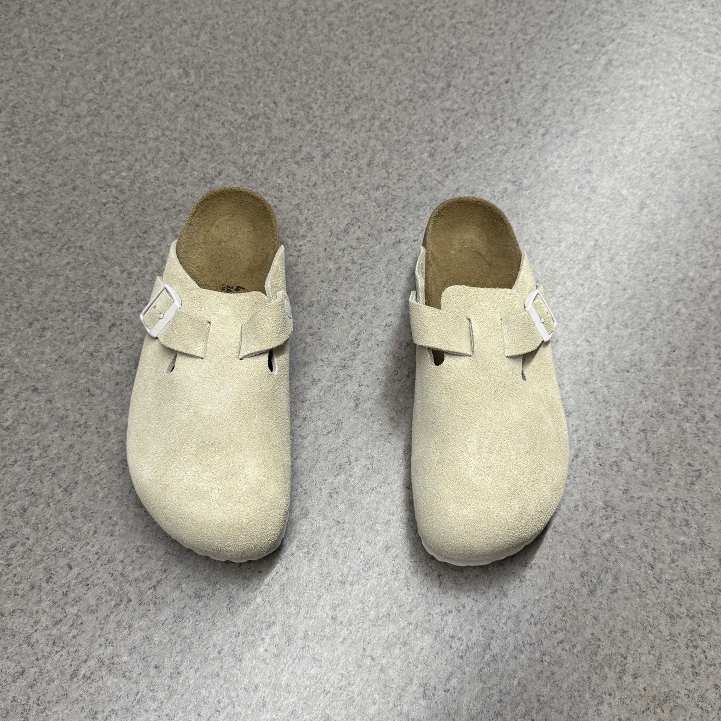Birkenstock Birkenstock White Closed-Toe Slippers Size US 8 / EU 41 - 5 Thumbnail