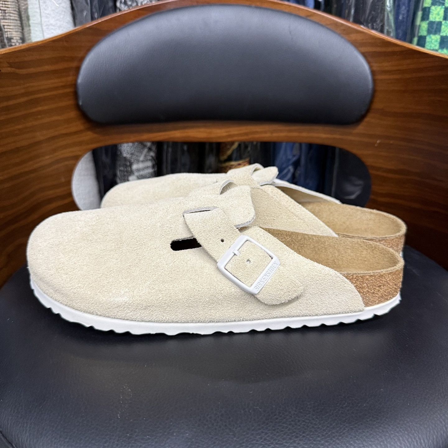 Birkenstock Birkenstock White Closed-Toe Slippers Size US 8 / EU 41 - 6 Thumbnail