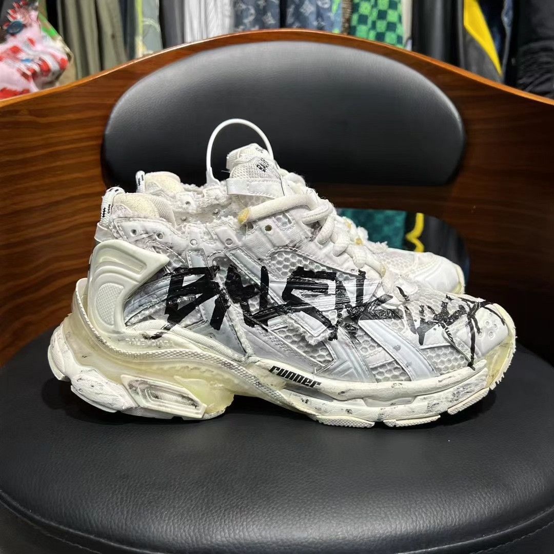 Balenciaga Balenciaga Runner Graffiti Distressed Size US 5 / IT 35 - 4 Thumbnail