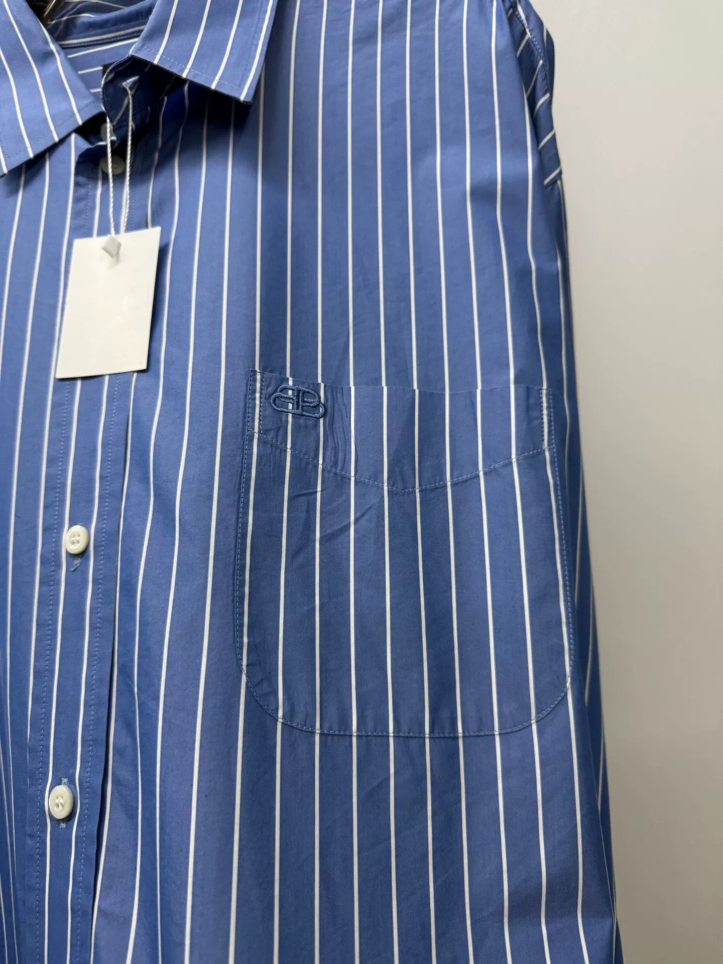 Balenciaga Balenciaga New Lock Button Striped Shirt Size US M / EU 48-50 / 2 - 5 Thumbnail