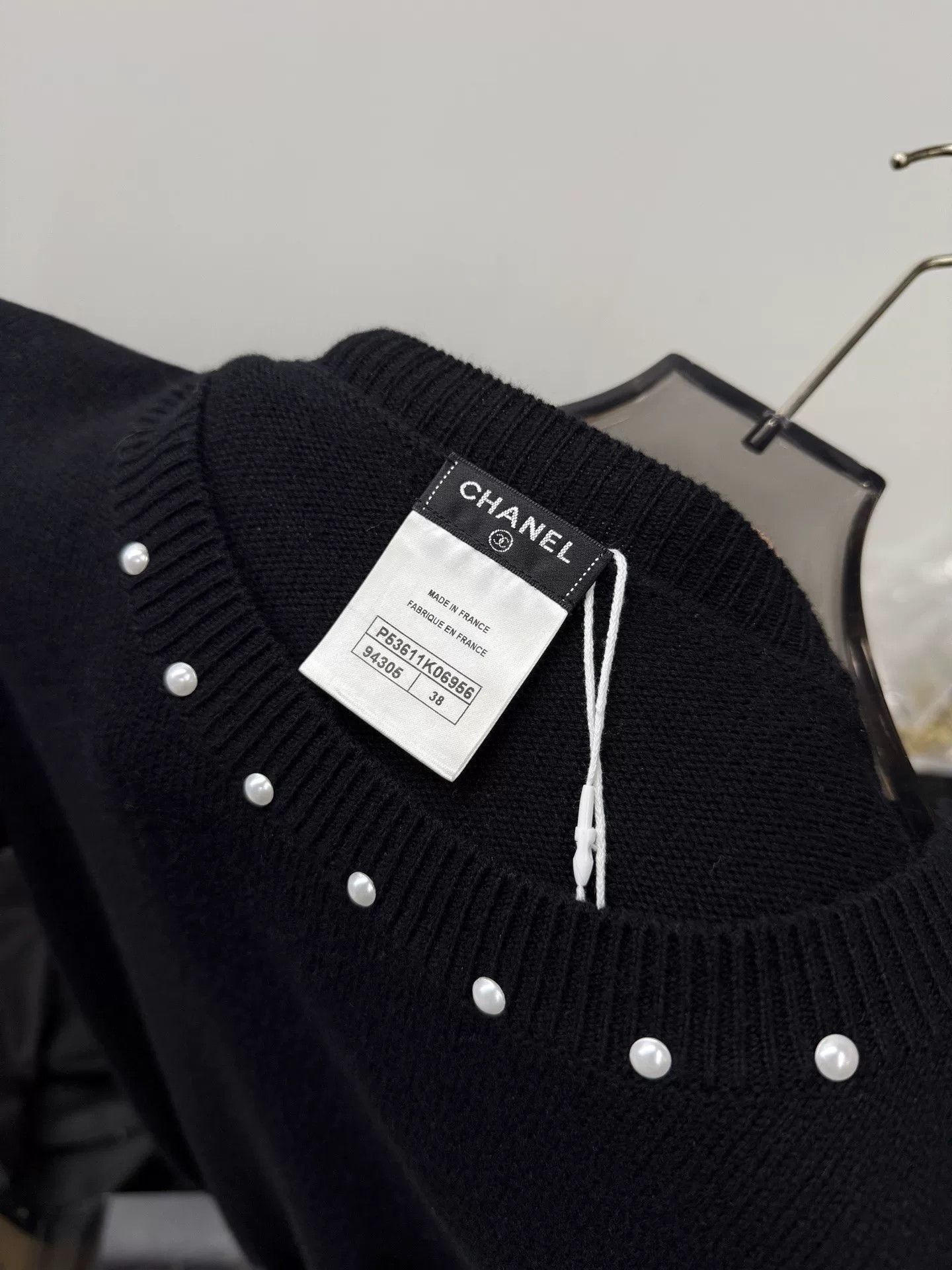 Chanel Chanel Black Pearl Wool Short-Sleeve Size S / US 4 / IT 40 - 2 Thumbnail