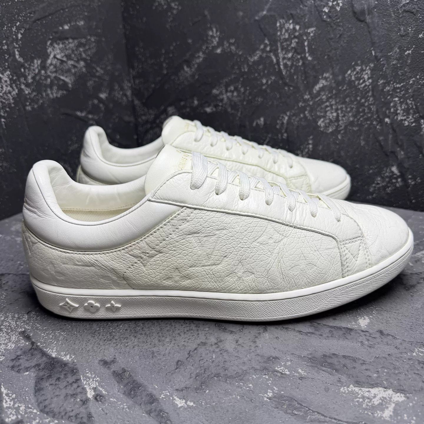 Louis Vuitton Louis Vuitton White Monogram Sneakers Size US 8 / EU 41 - 4 Thumbnail