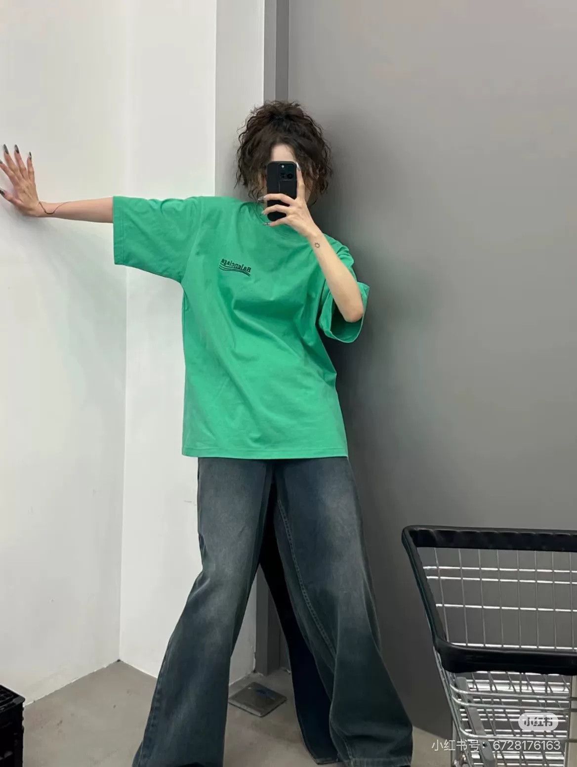 Balenciaga Balenciaga Green Cola Short Sleeve Size US XS / EU 42 / 0 - 6 Thumbnail