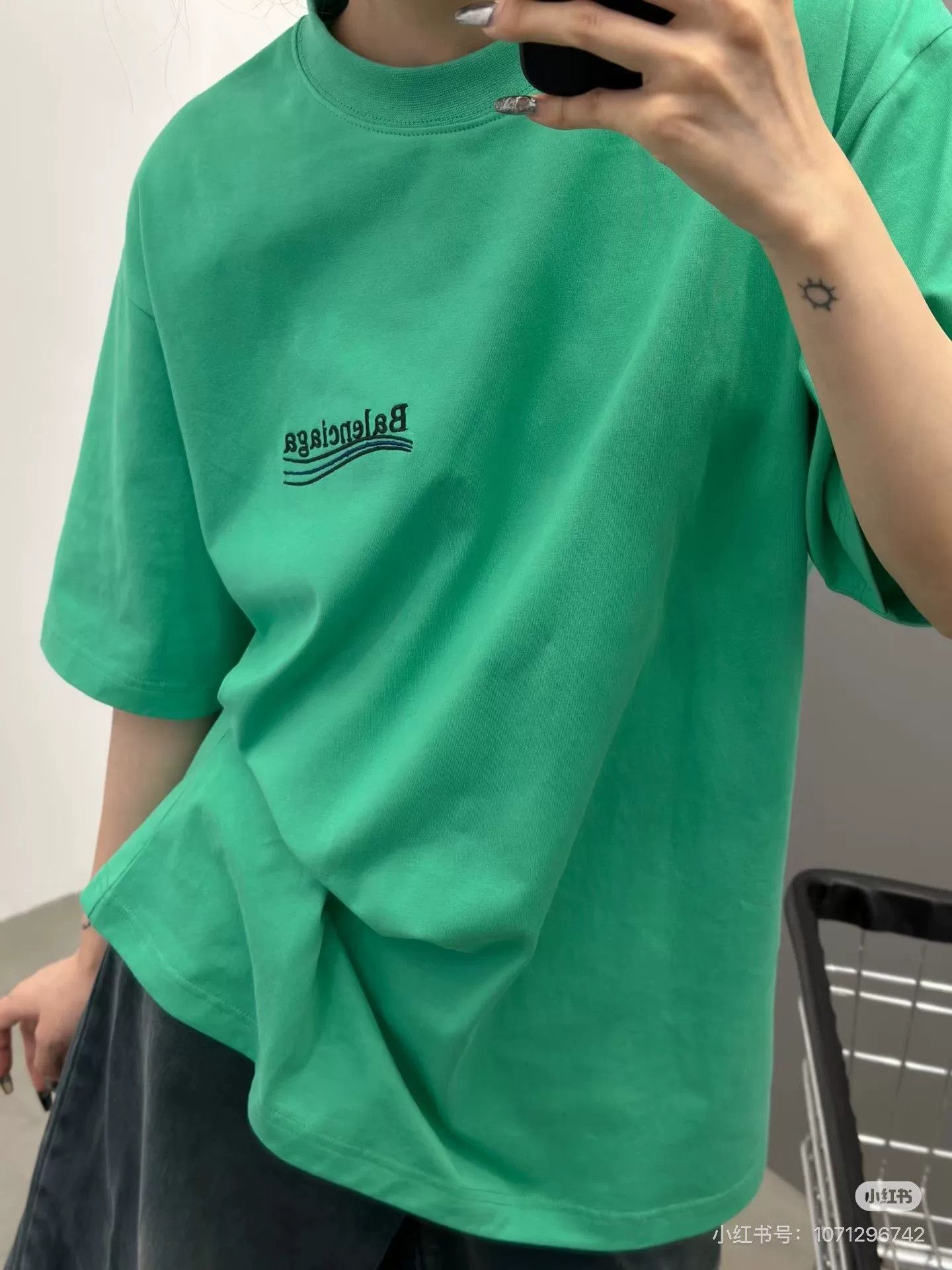 Balenciaga Balenciaga Green Cola Short Sleeve Size US XS / EU 42 / 0 - 7 Thumbnail