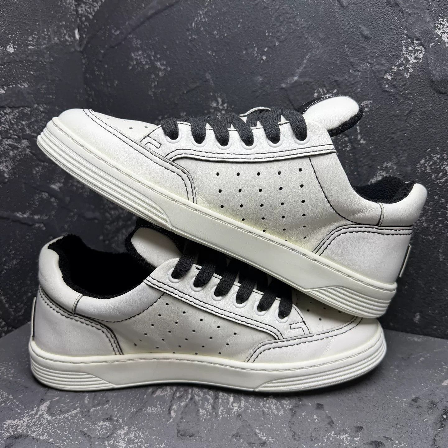 Chanel CHANEL 22P Black White Sneakers Size US 5 / IT 35 - 5 Thumbnail